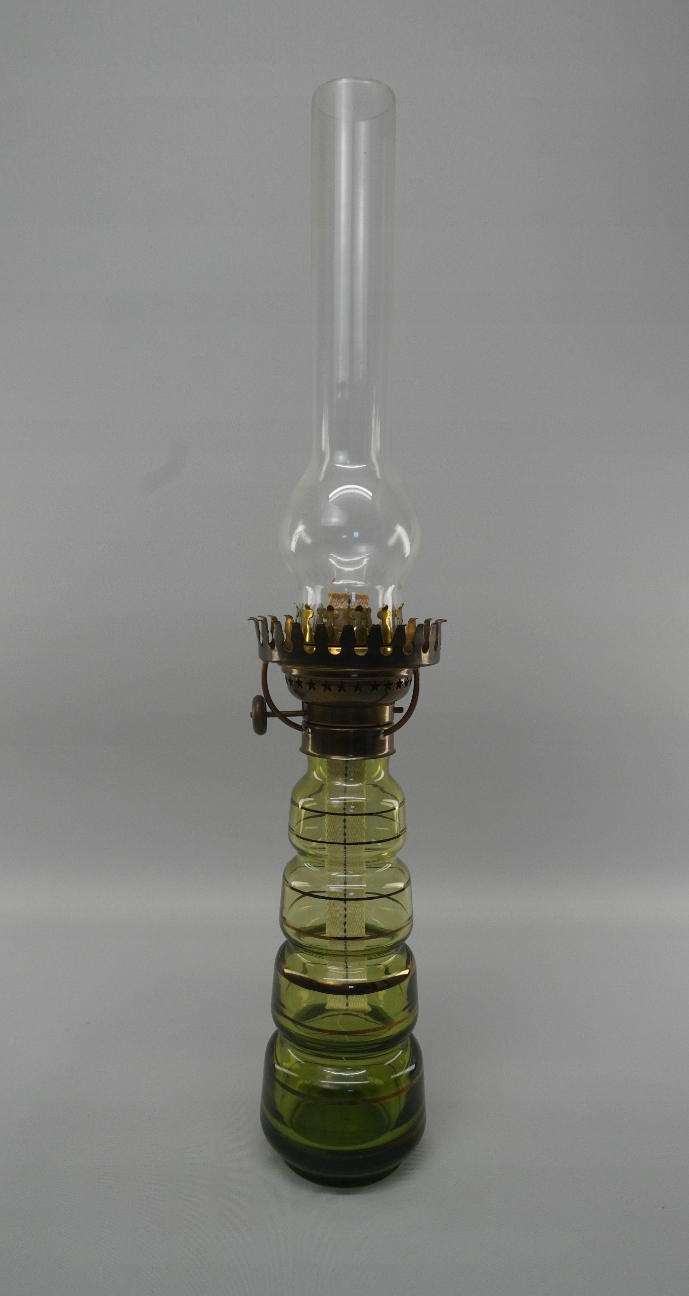 Szklana lampa naftowa