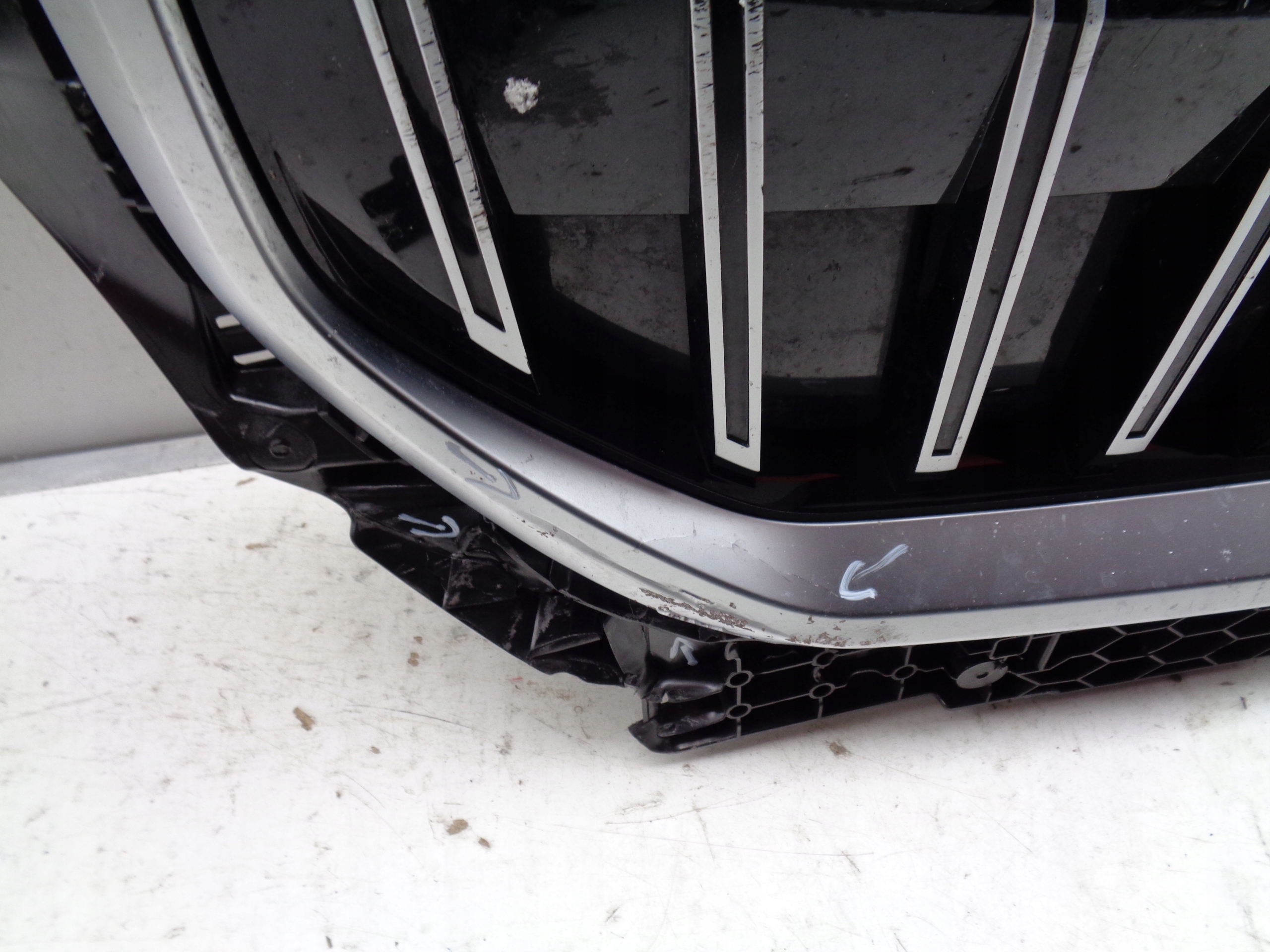 front PREKLADgrill intake air steering wheel, BMW I5 G60
