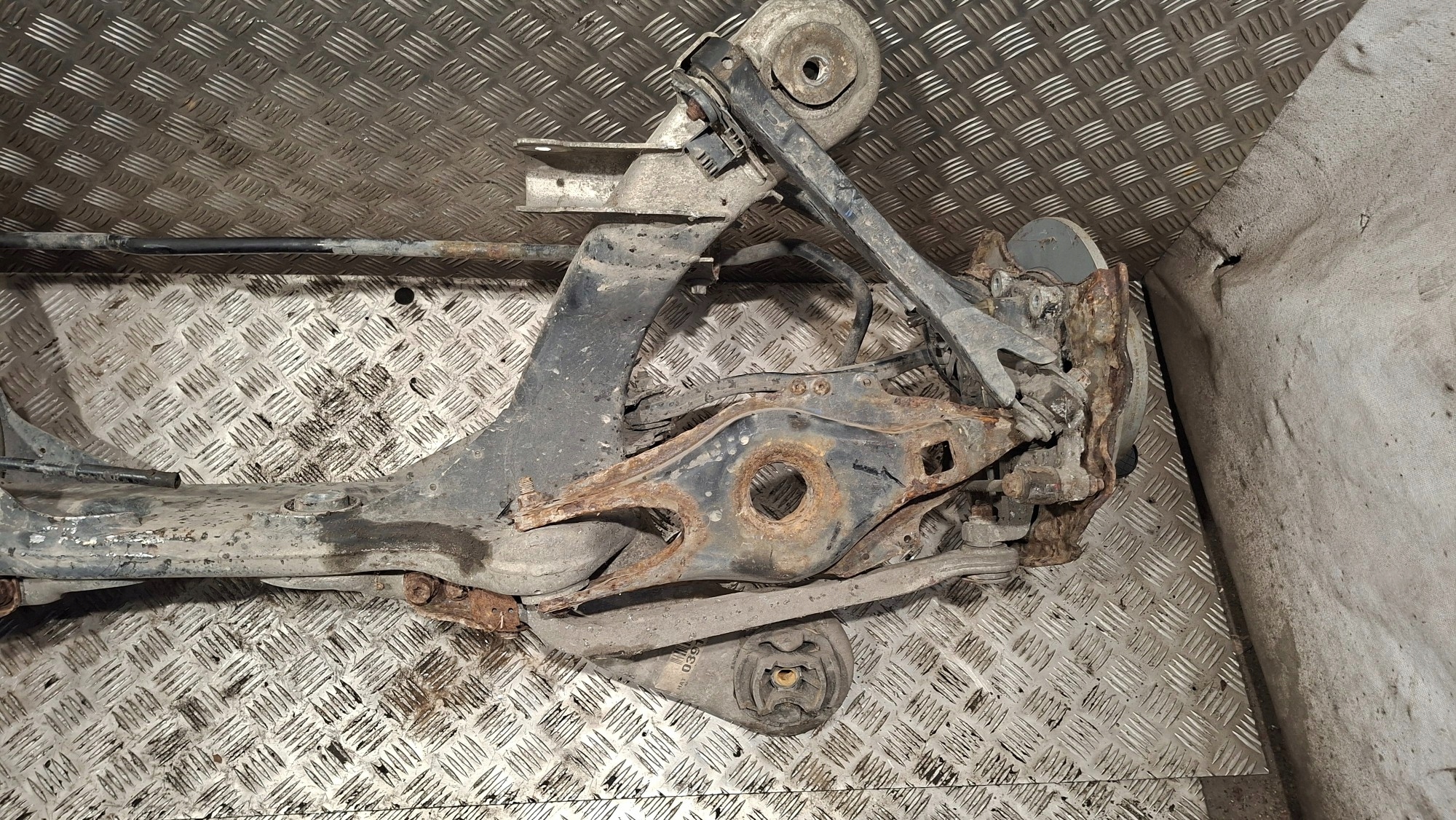 axle beam subframe rear part MERCEDES W211 2.1CDI