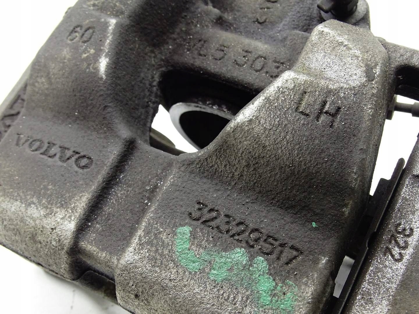 caliper brake left front front VOLVO XC40 2.0B 32329516