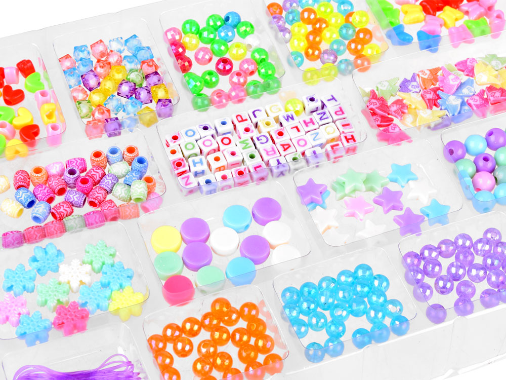 ZESTAW DO ROBIENIA BRANSOLETEK KORALIKI LITERKI Wiek dziecka 6 lat +