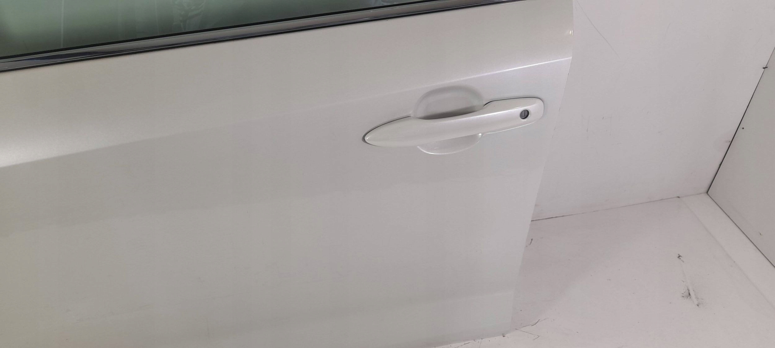 Toyota Corolla E21 door front left 070 (T481)