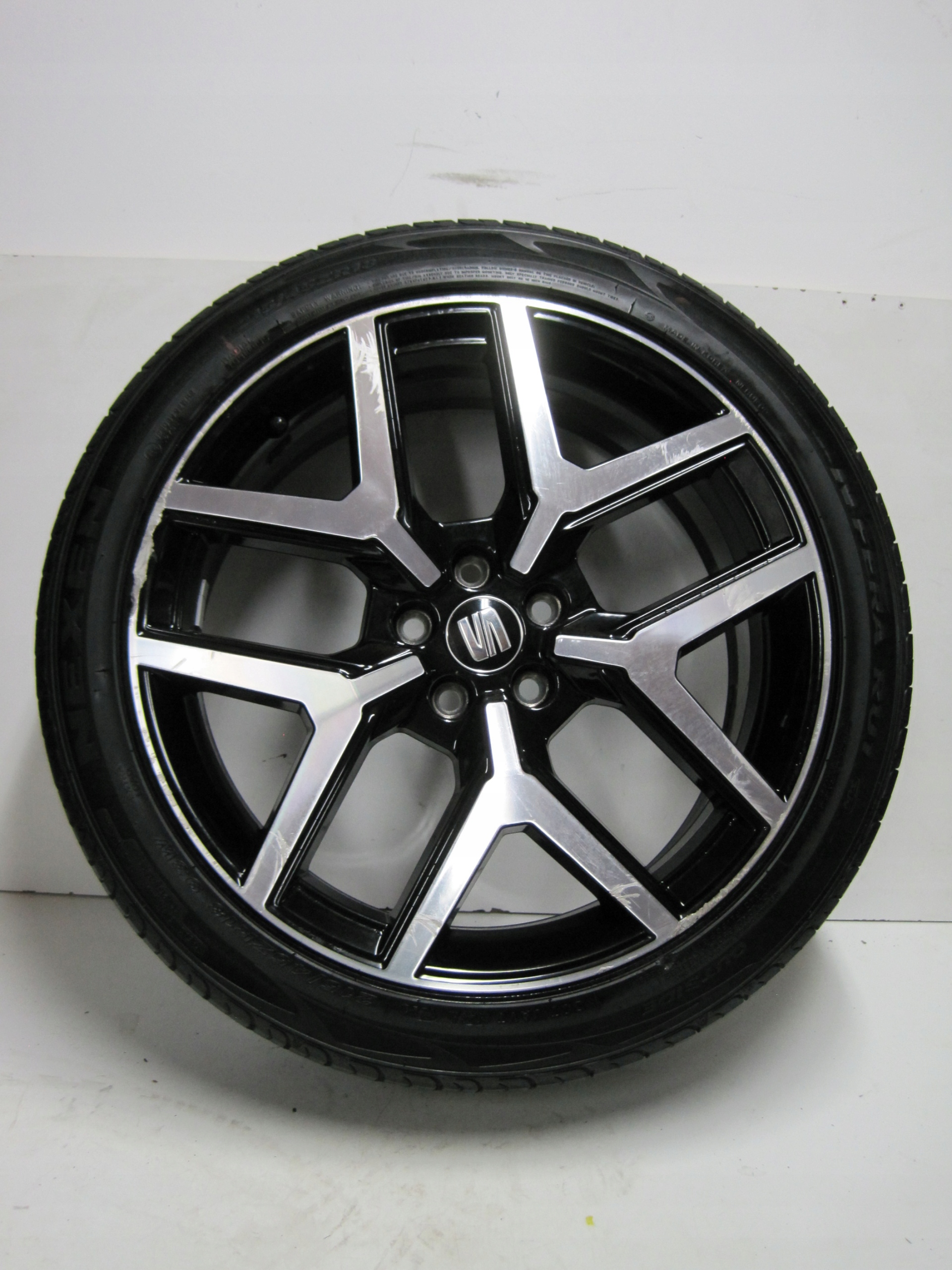 wheels discs tyres SEAT ARONA R18 6F9 3 4 mm