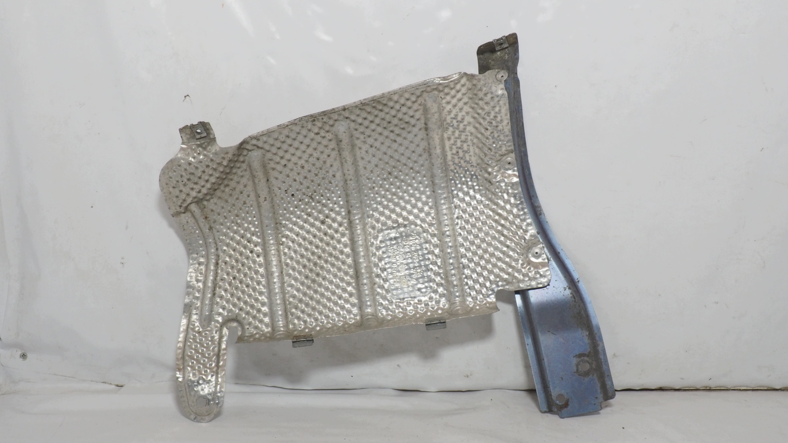 Mercedes E class W207 cover heat shield silencer right A2076800222