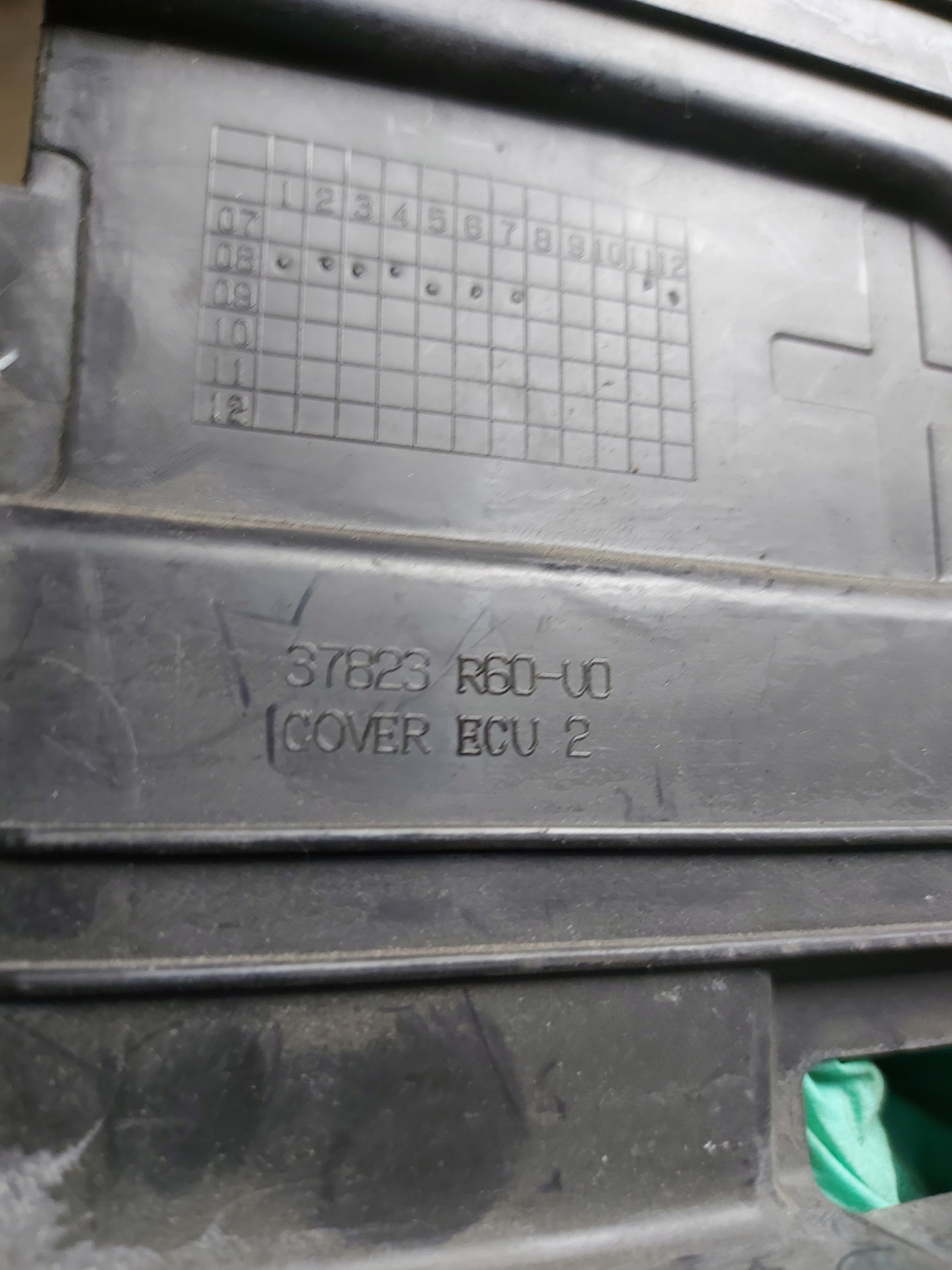 Blende Abdeckung Abdeckung AKUMULATORA Gehäuse HONDA OE 37823R60-U0