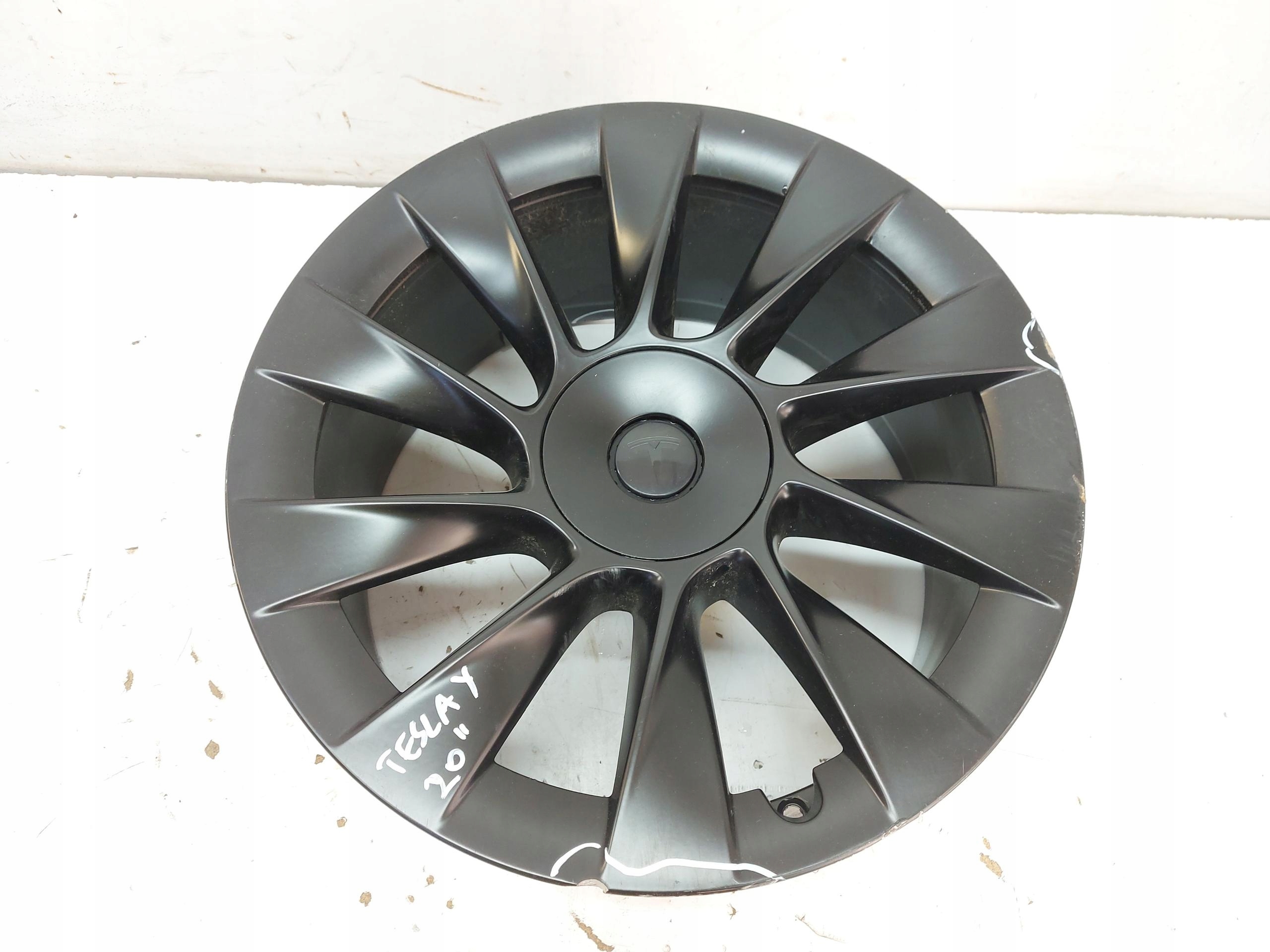 TESLA MODEL Y 2024r disk disk 20 poškozená 1188223-00-C