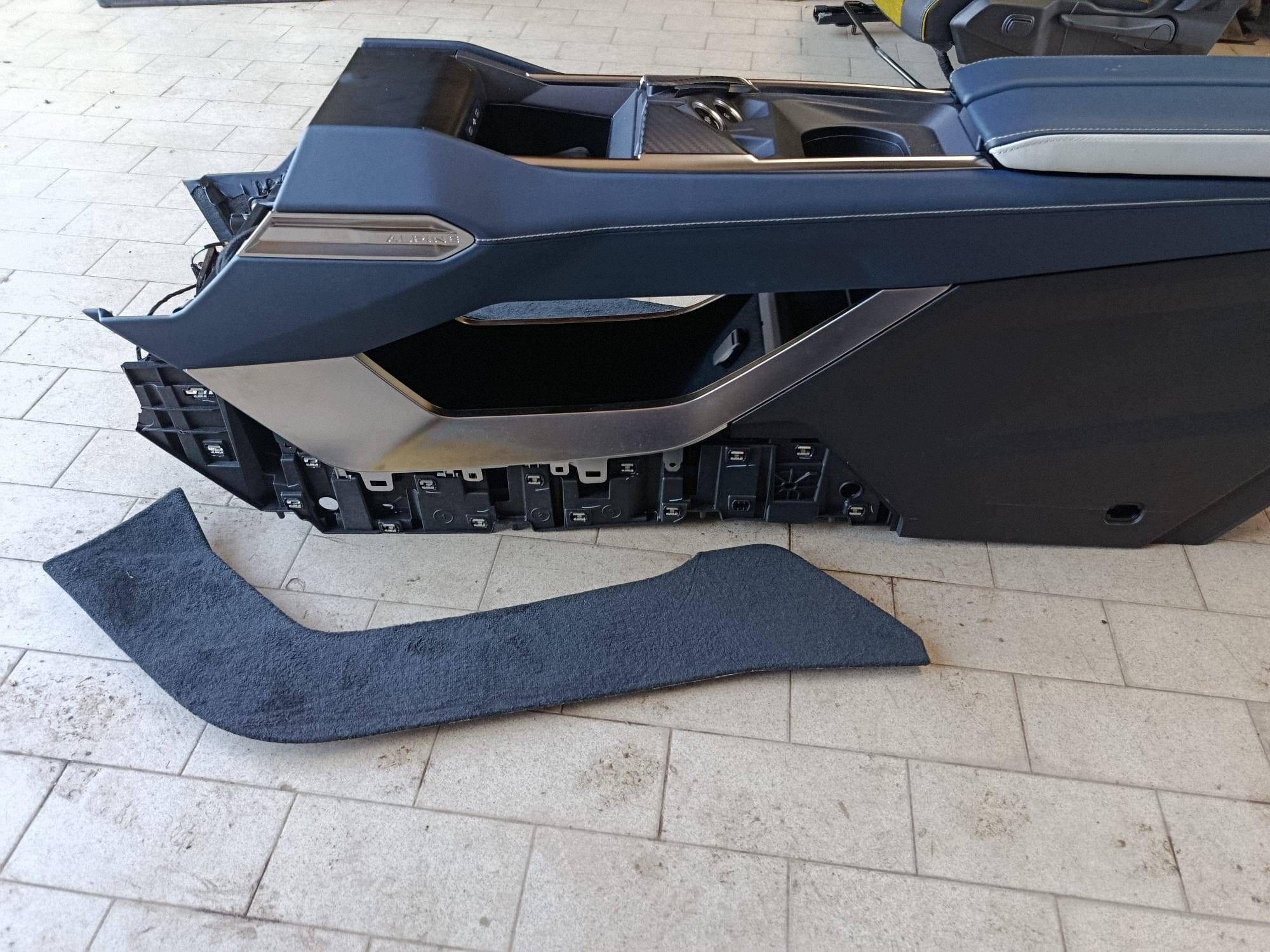 accoudoir tunnel moyenne console interne Alpine A390