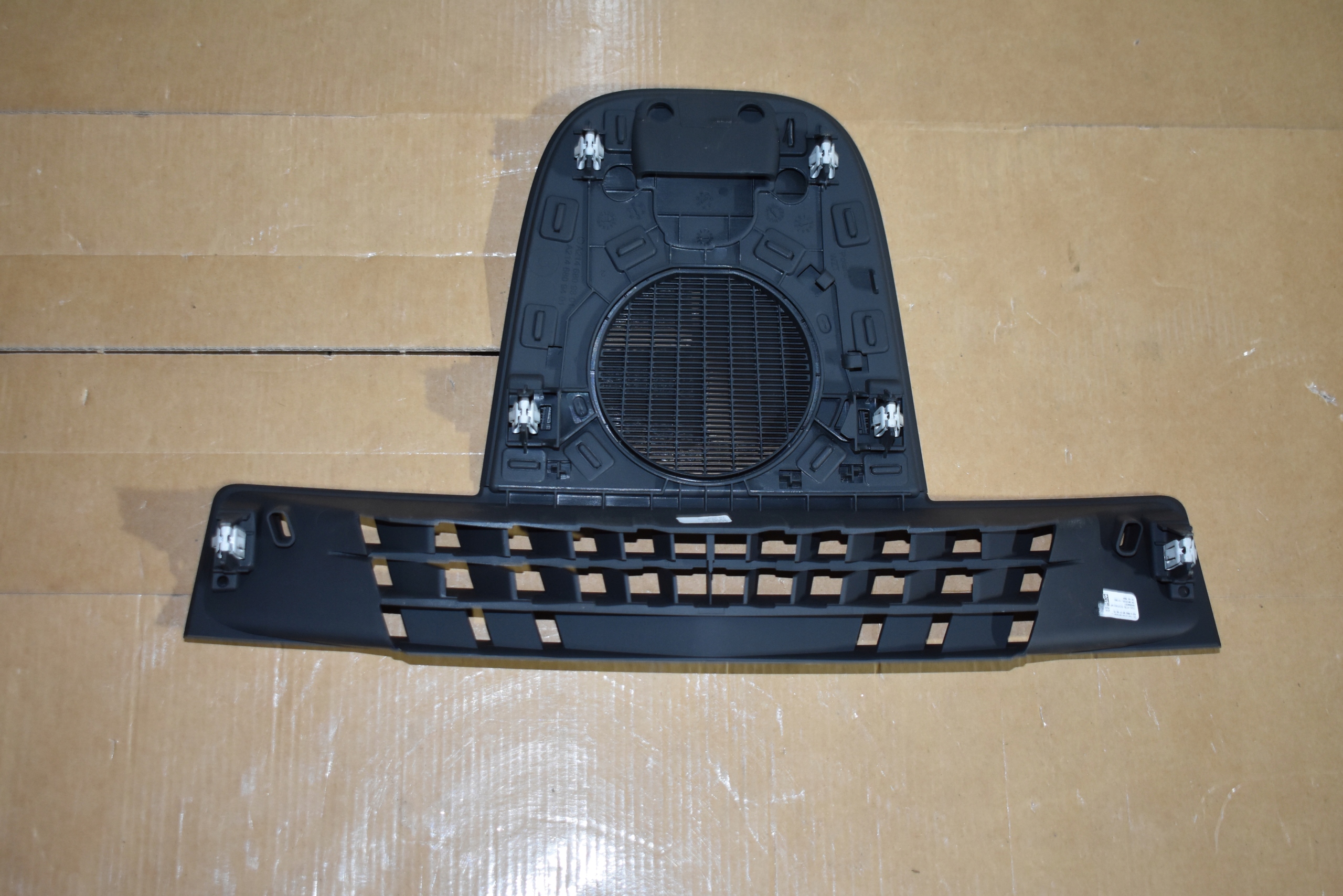 IDEALNA grid consoles MERCEDES W214 1
