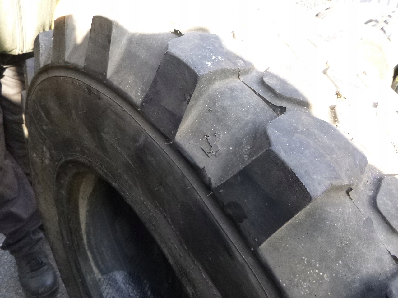 335 / 80r20 Continental Mpt81 промышленная