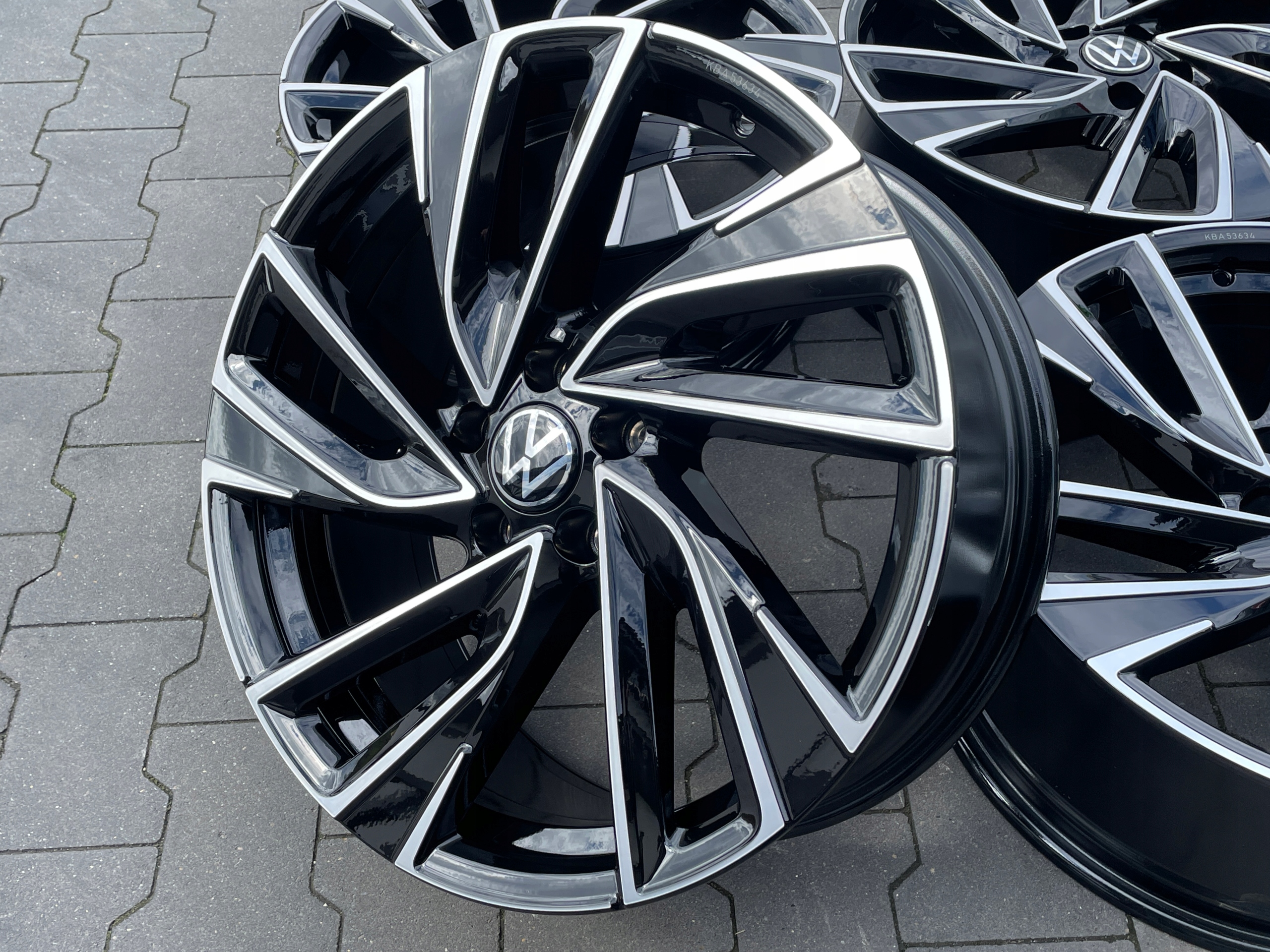 ORYGINALNE FELGI 19'' 5x112 VW ARTEON PASSAT TIGUAN GOLF ADELAIDE Odsadzenie (ET) 40