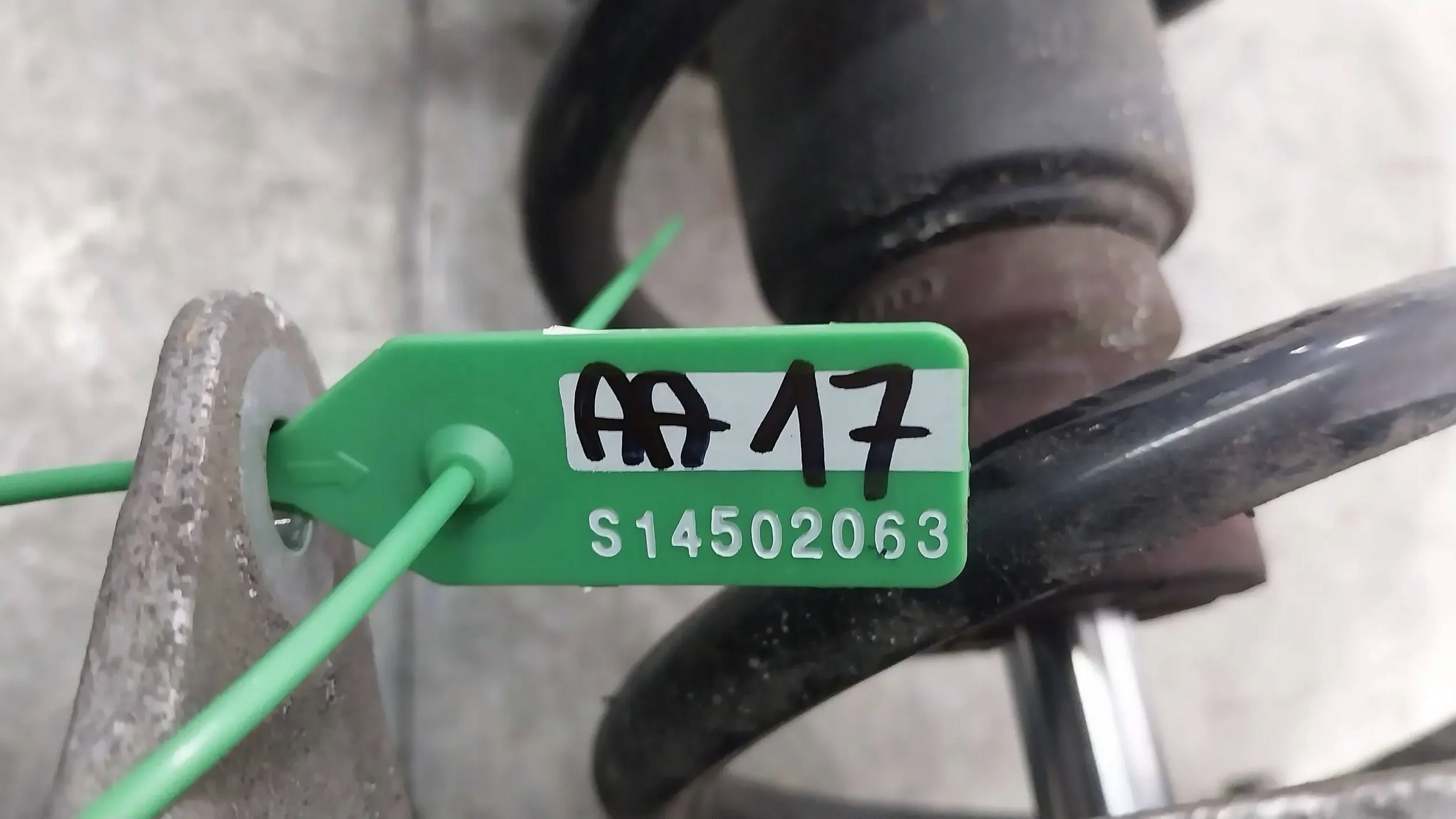shock absorber front left 8T0413031AD AUDI A4 B8 LIFT 2.0 TDI