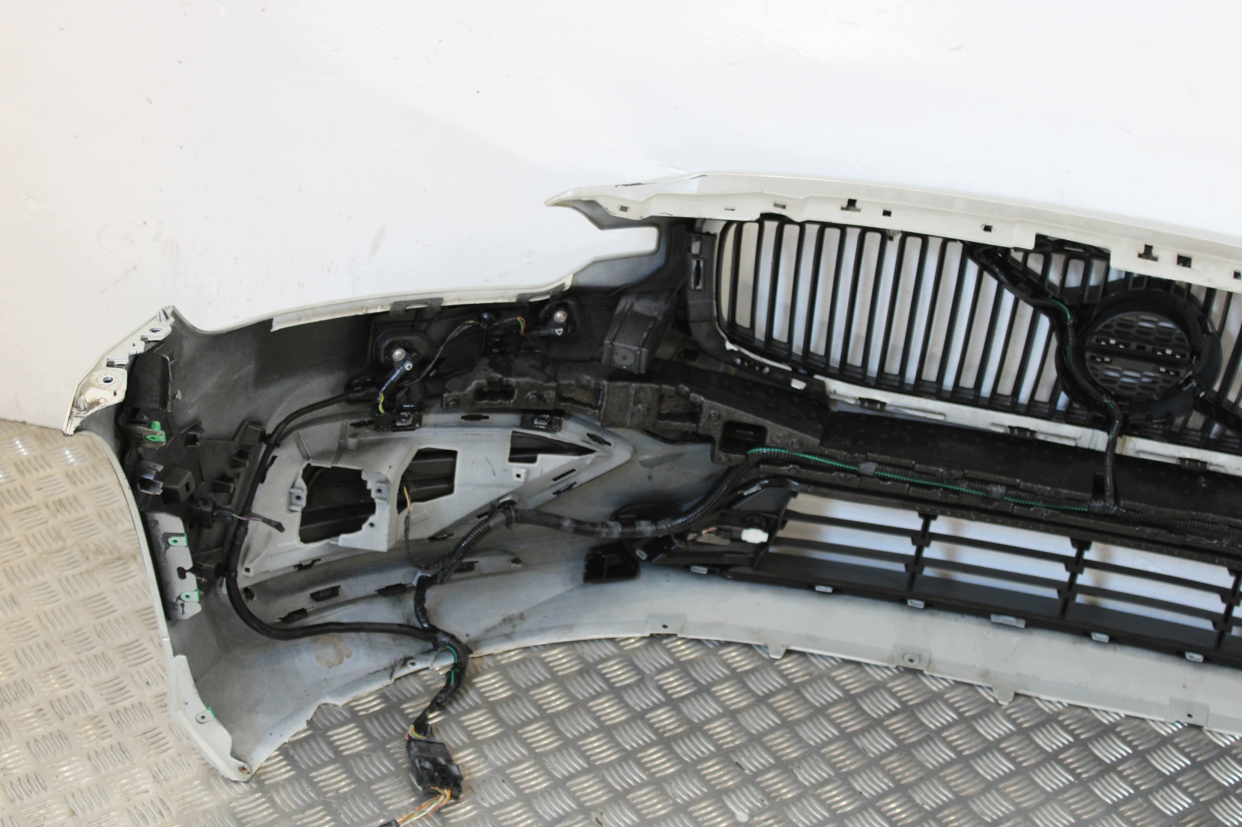 bumper front front 4X PDC VOLVO S60 V60 III 3 KOMBI 2.0D
