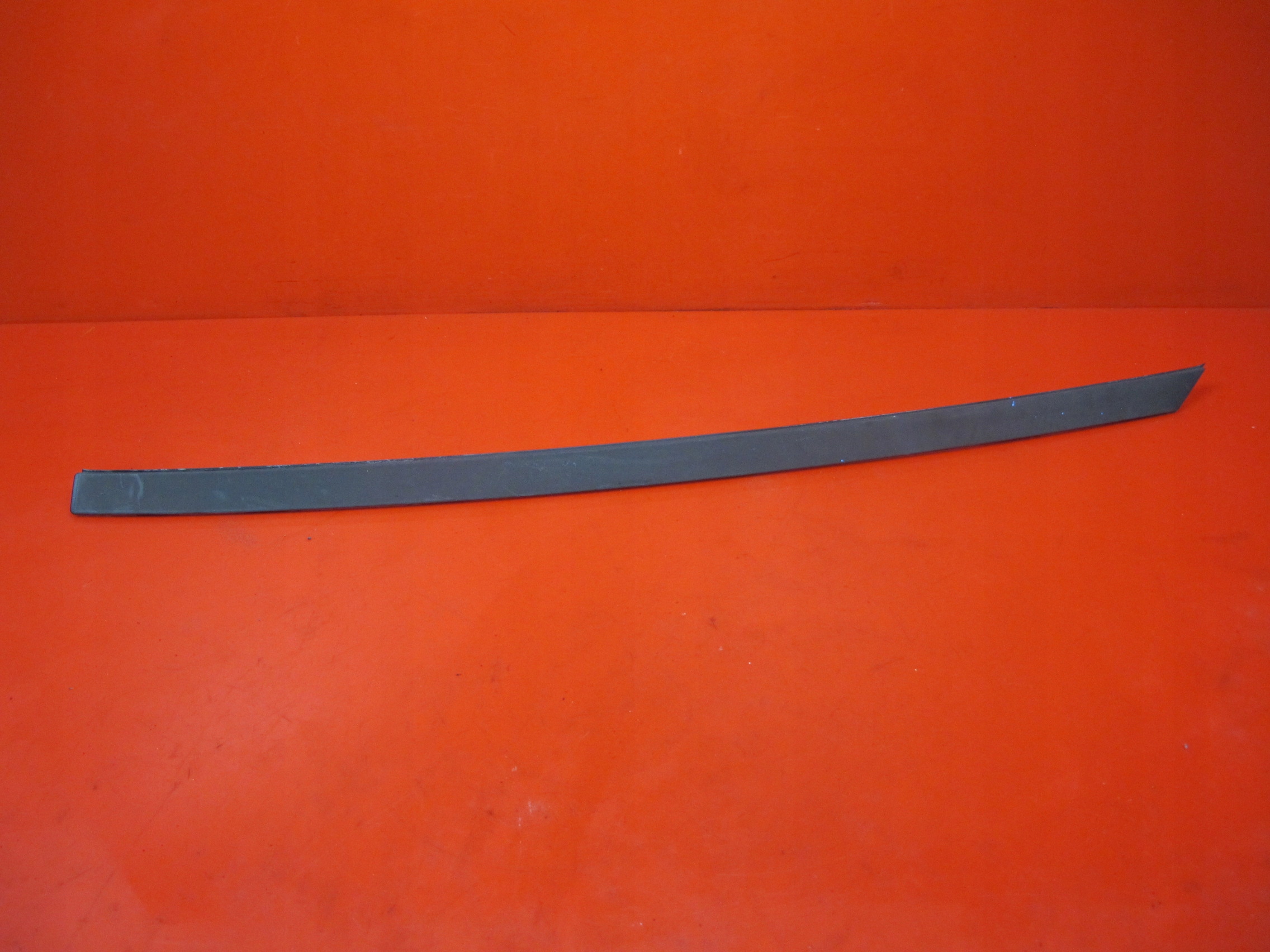 CITROEN C3 II 2 LISTWA SZYBY CZOŁOWEJ LEWA PRZÓD