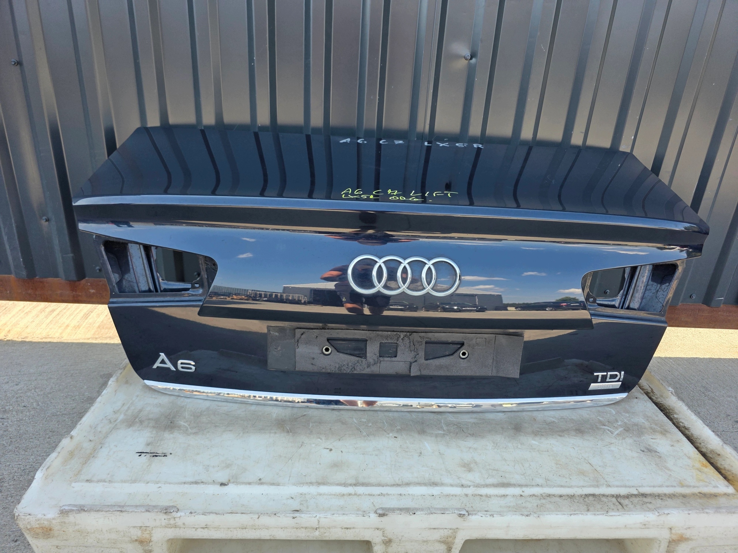 boot doors rear part AUDI A6 C7 sedan LX5R LIFT 2015-2018 original !!!
