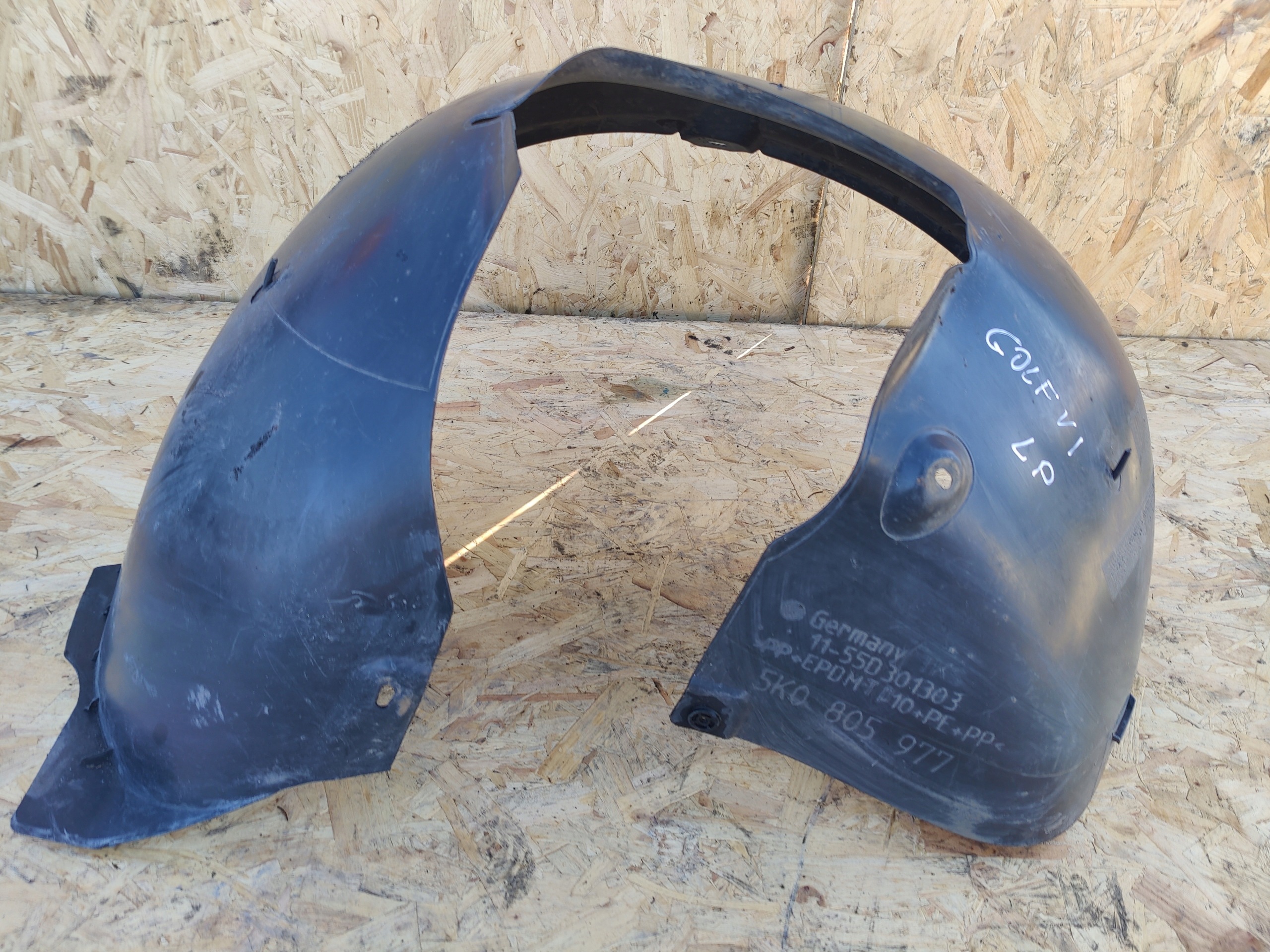 VW GOLF VI mudguard front front left 5K0805977