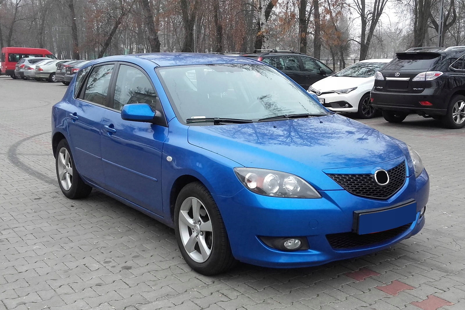 MAZDA 3 LAMPA PRZECIWMGIELNA HALOGEN PR BN8P51680A Strona zabudowy prawa