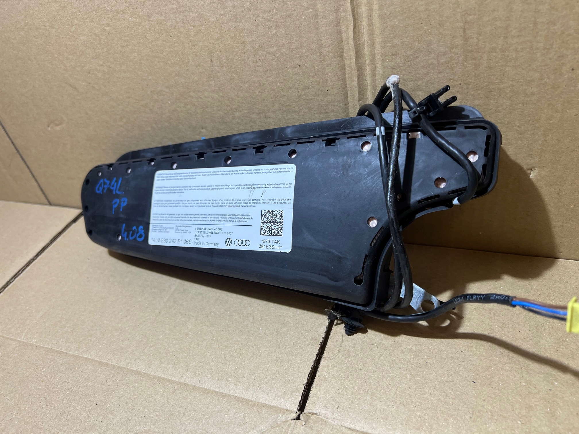 AUDI Q7 4L seat airbag right front 4L0880242B