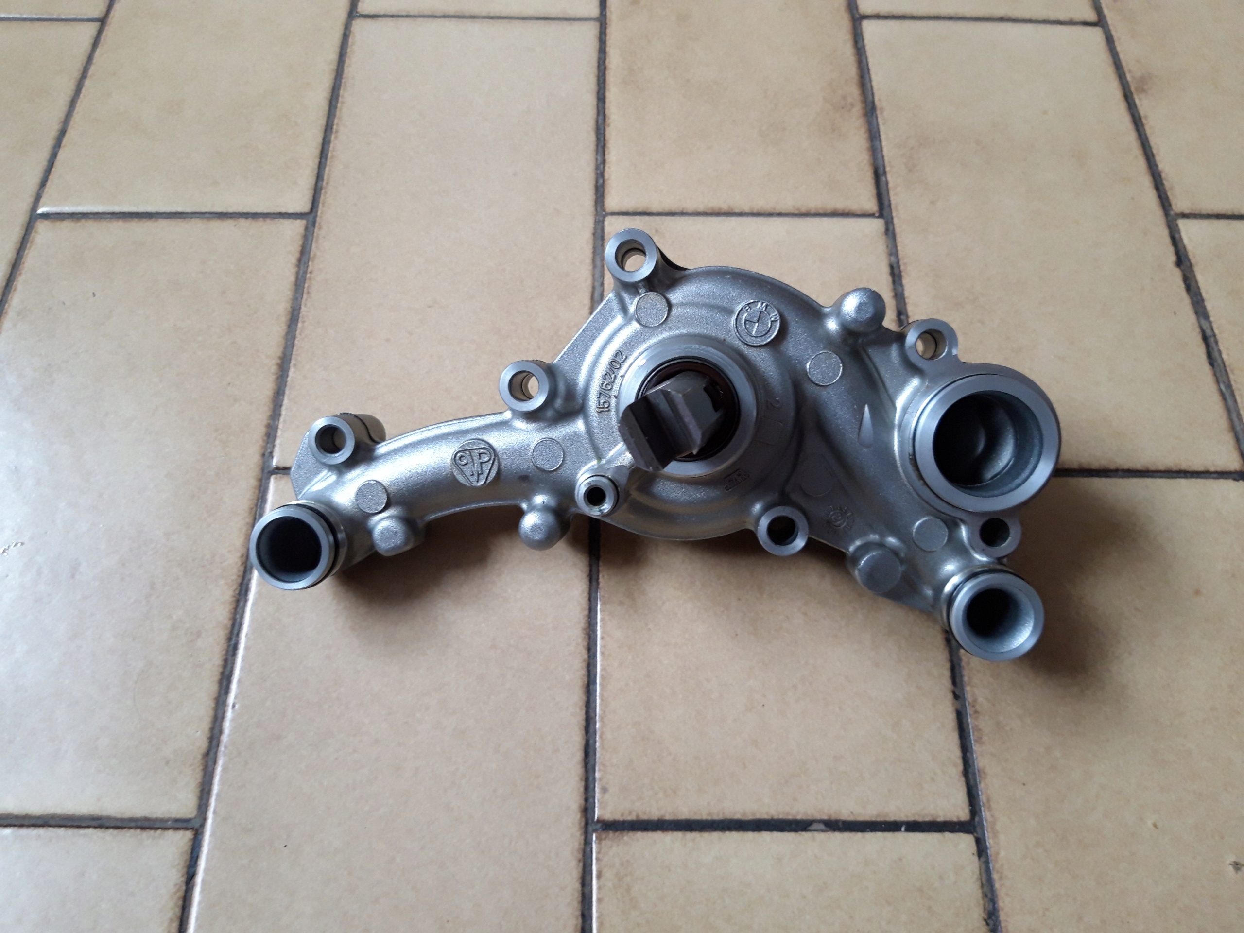 8529879 - BMW R1200GS r1250gs водяной насос охлаждающей жидкости