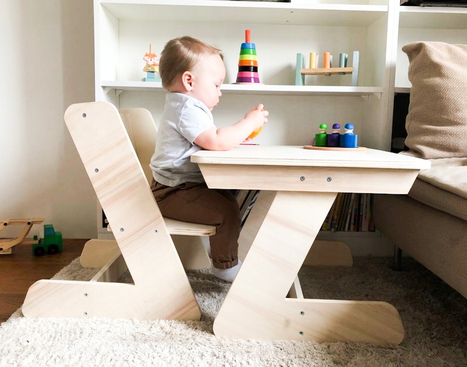 KOMPLET Krzesełko Stolik Z COCCOLONE Marka Coccolone