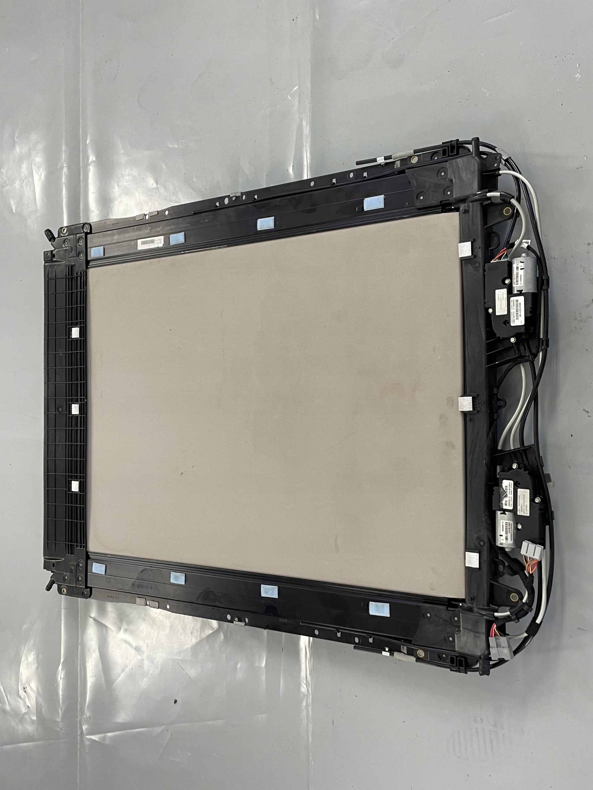 PANORAMA ROLETA JEEP GRAND CHEROKEE WK2 LIFT SUMMIT Producent części Jeep OE