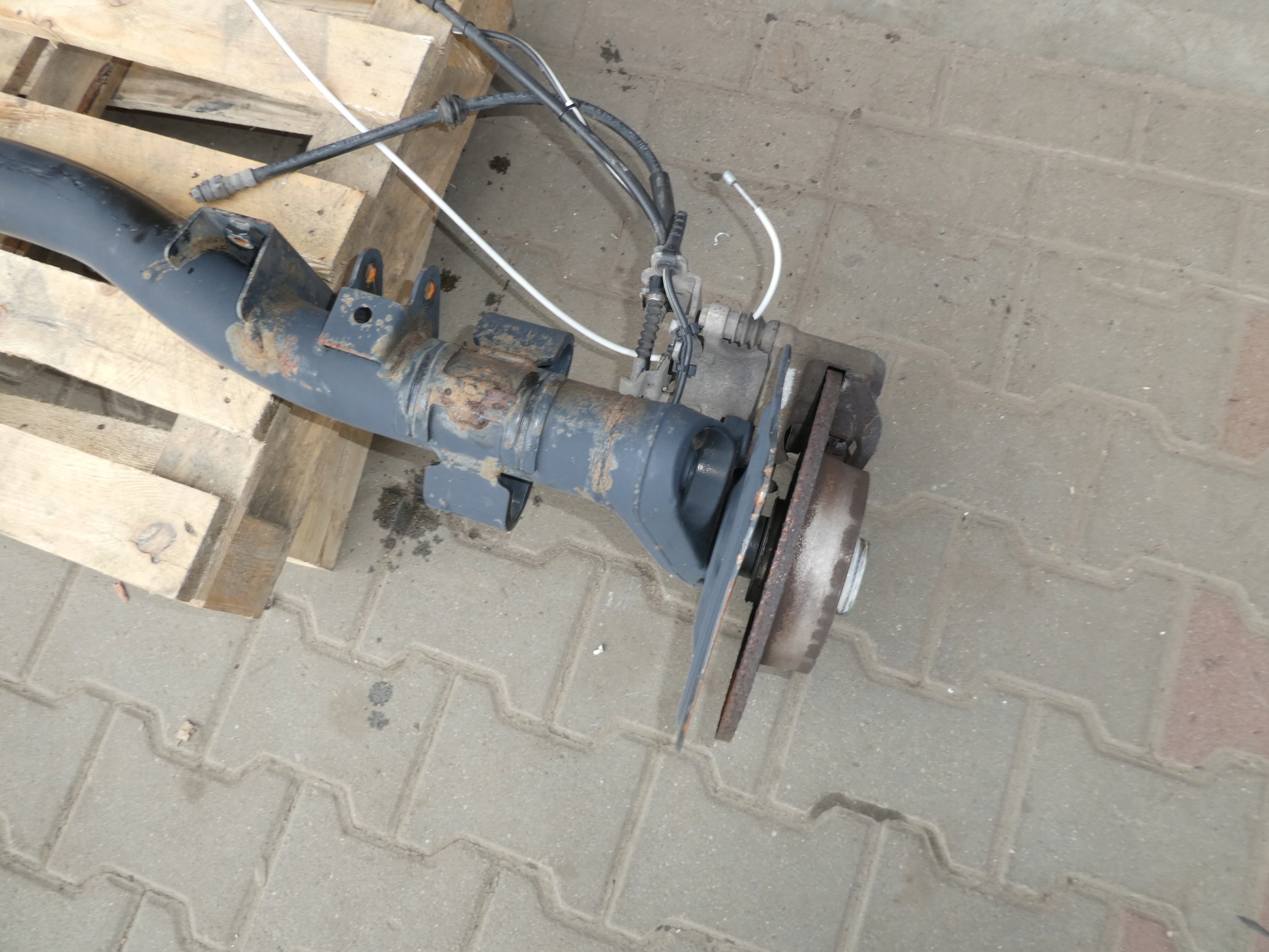 sususpension sider axis rear part VW CADDY IV 2K5500051