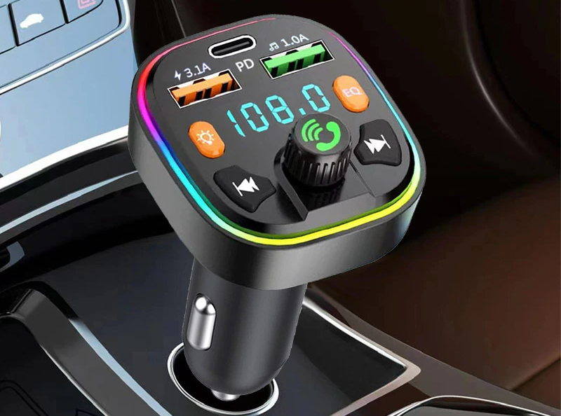 TRANSMITER FM BLUETOOTH 5.0 ŁADOWARKA QC 3.0 PD 20W RGB 2x USB USB-C Załączone wyposażenie Kabel jack