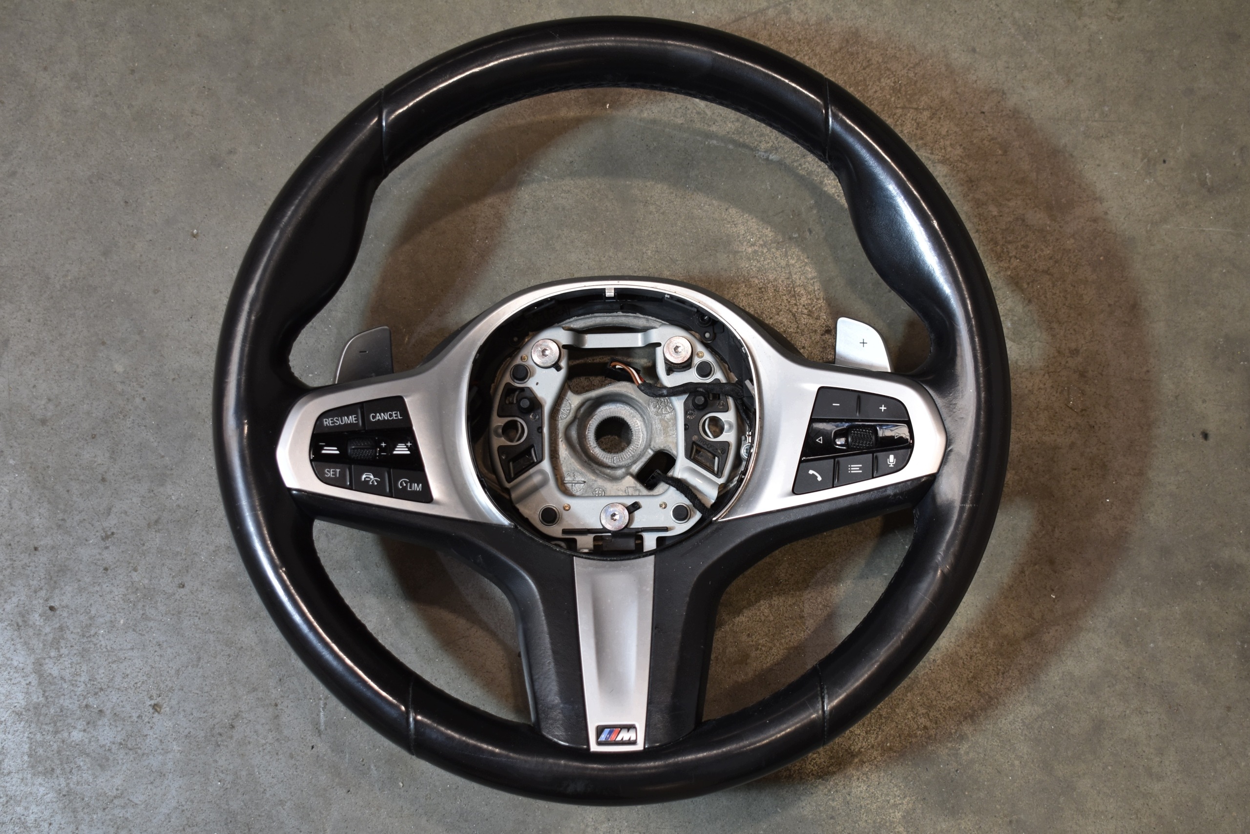 IDEALNA steering wheel, m-packet BMW X7 G07 G06 G05 1