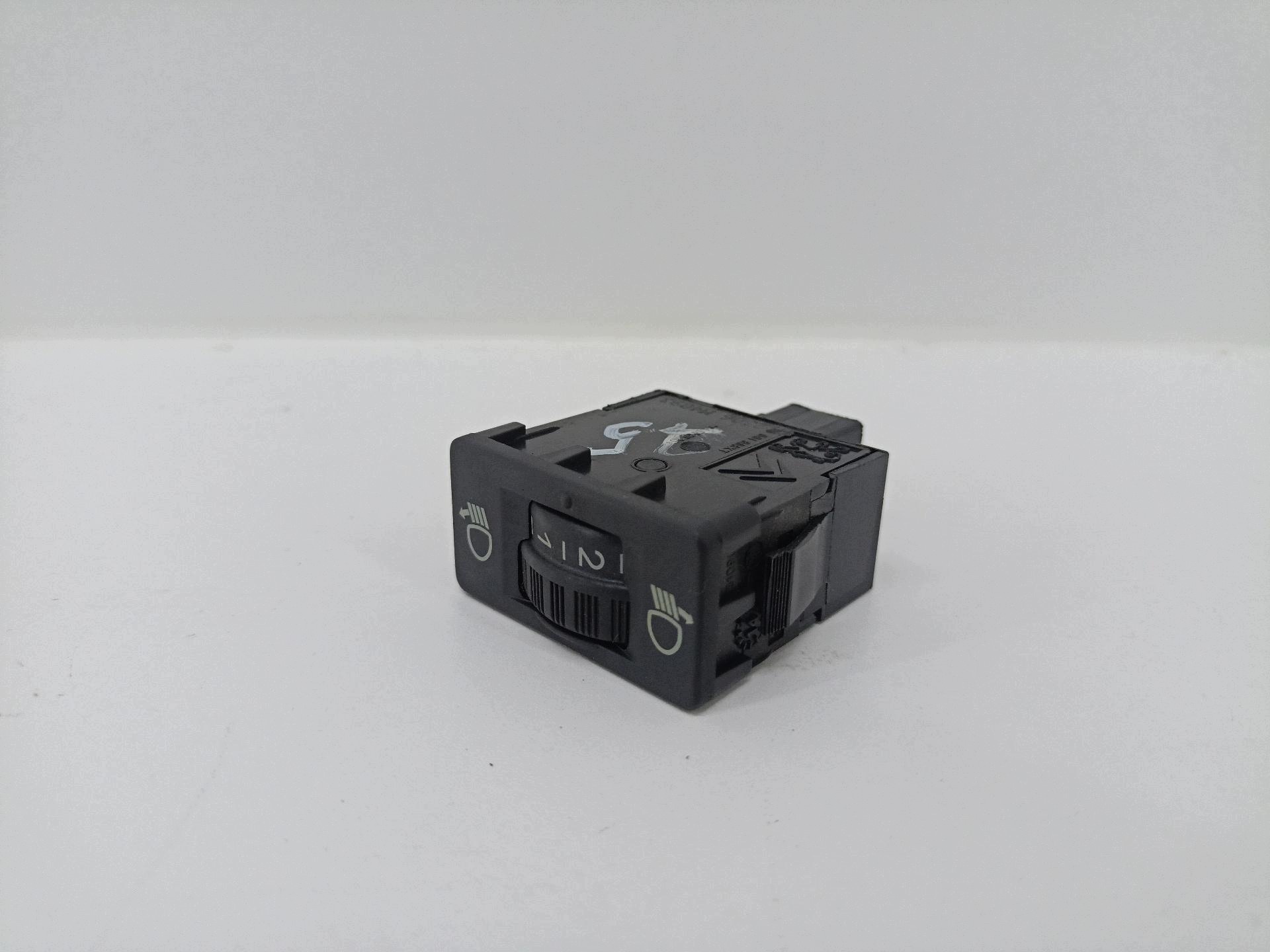 light switch Citroen C3 2 facelift 2013 96661868XT