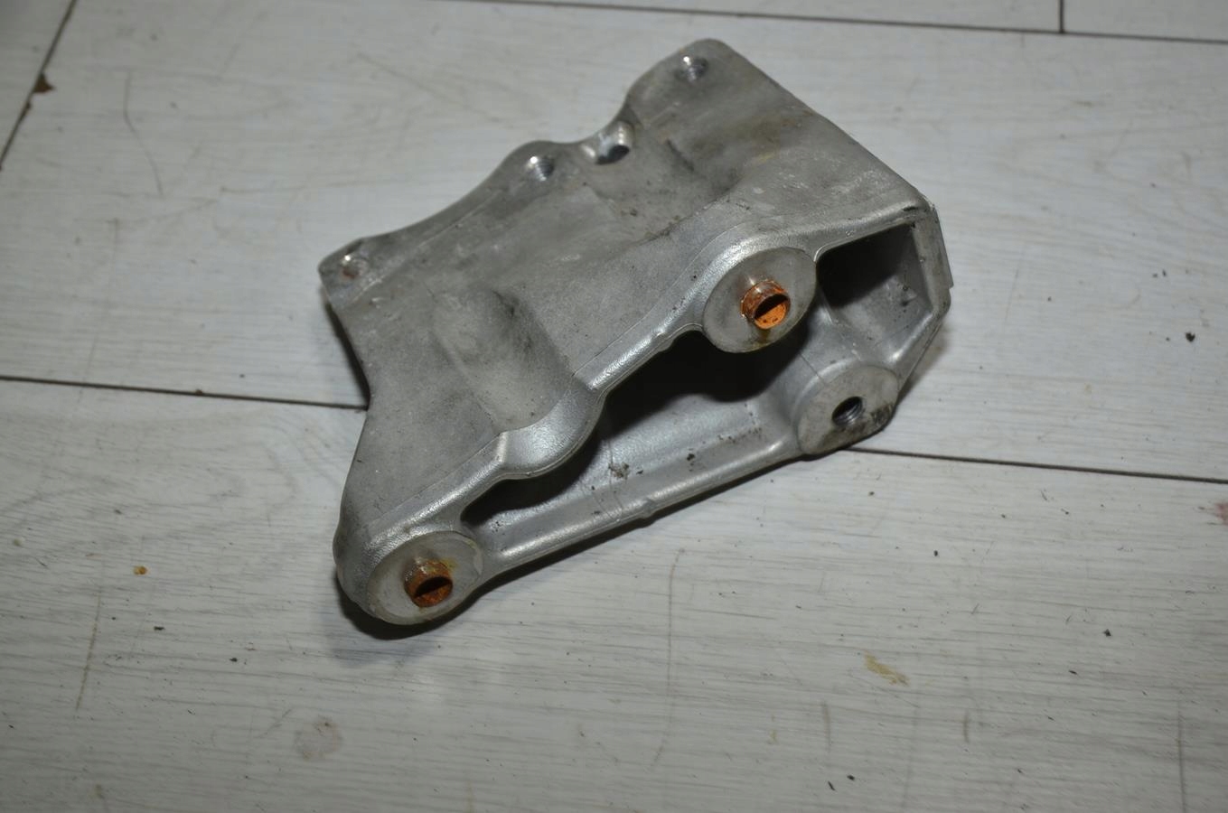 engine mount BMW F45 1.5
