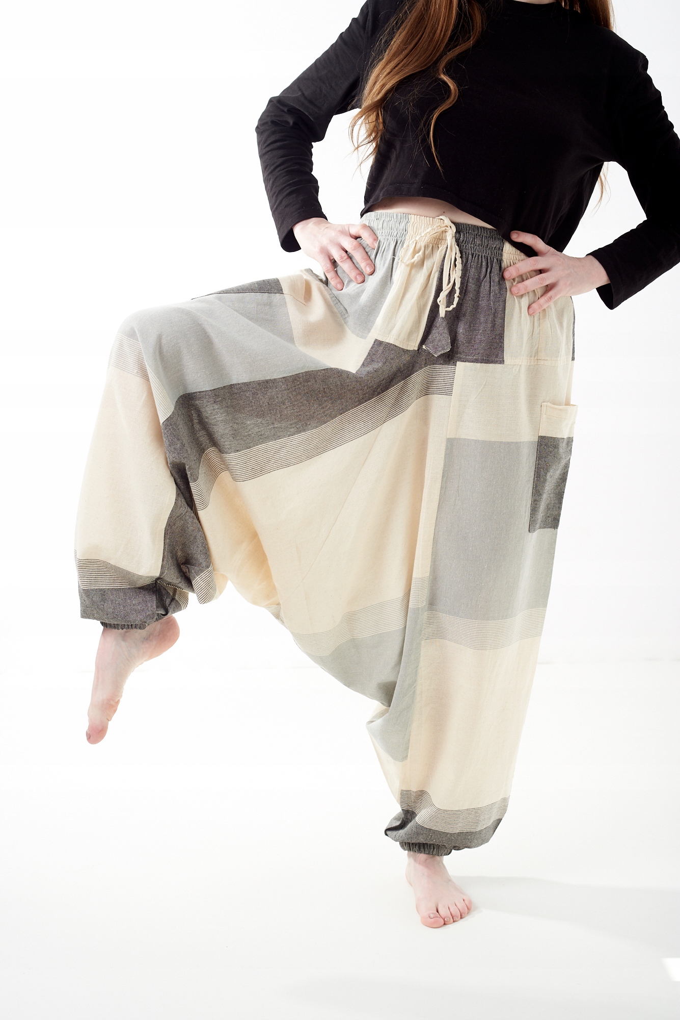 Šary Alladynky volné patchworkové kalhoty béžové lehké harémky baggy