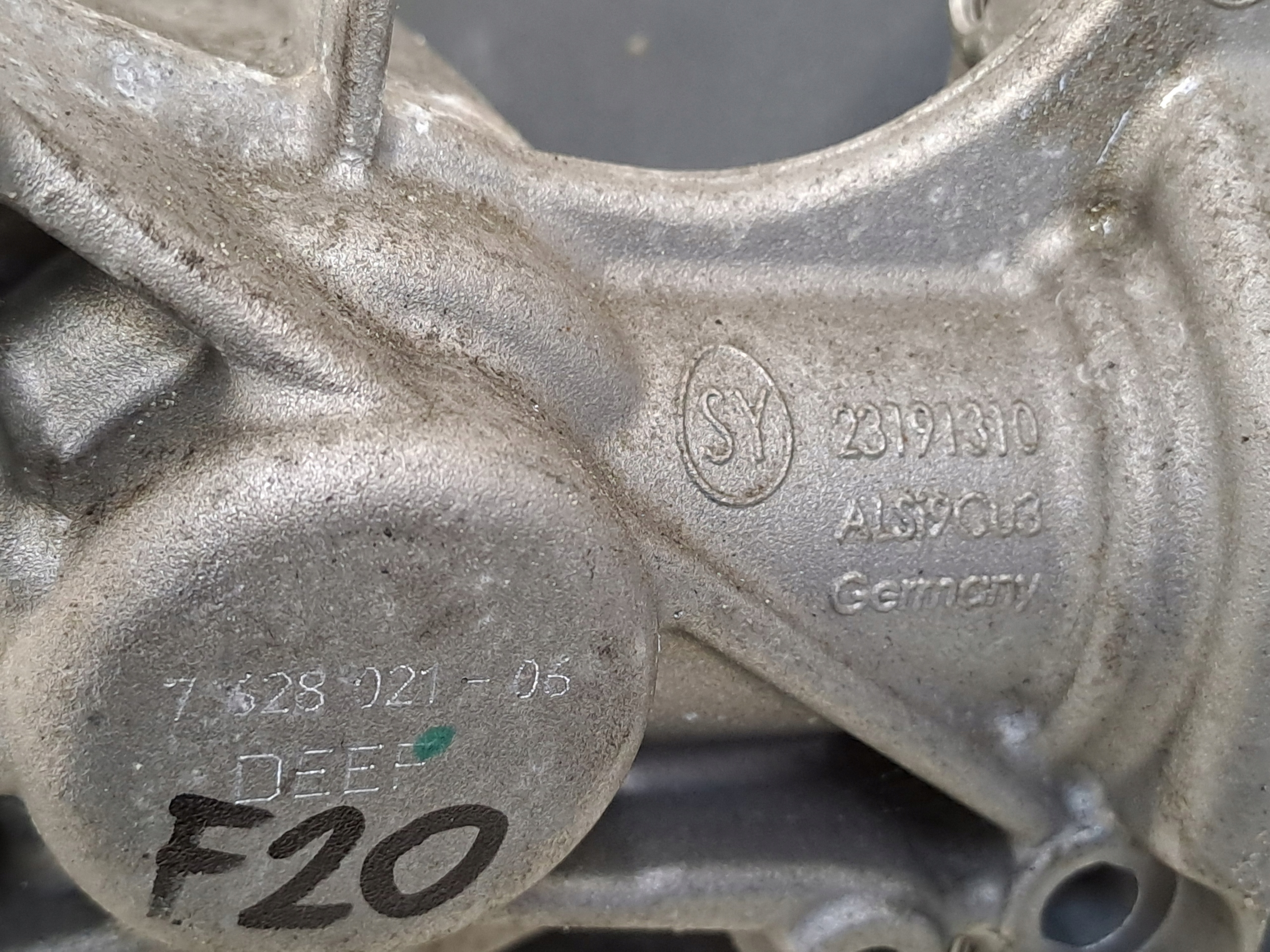 Naped pompy 7628021 BMW F20