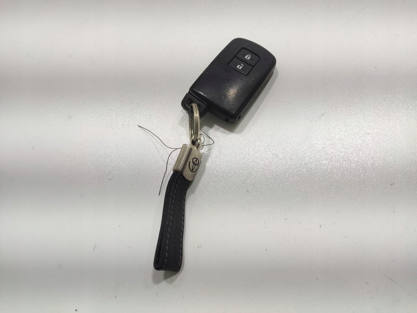 klíček PILOT obal TOYOTA AURIS II E18 2012-2015 SMART KEY