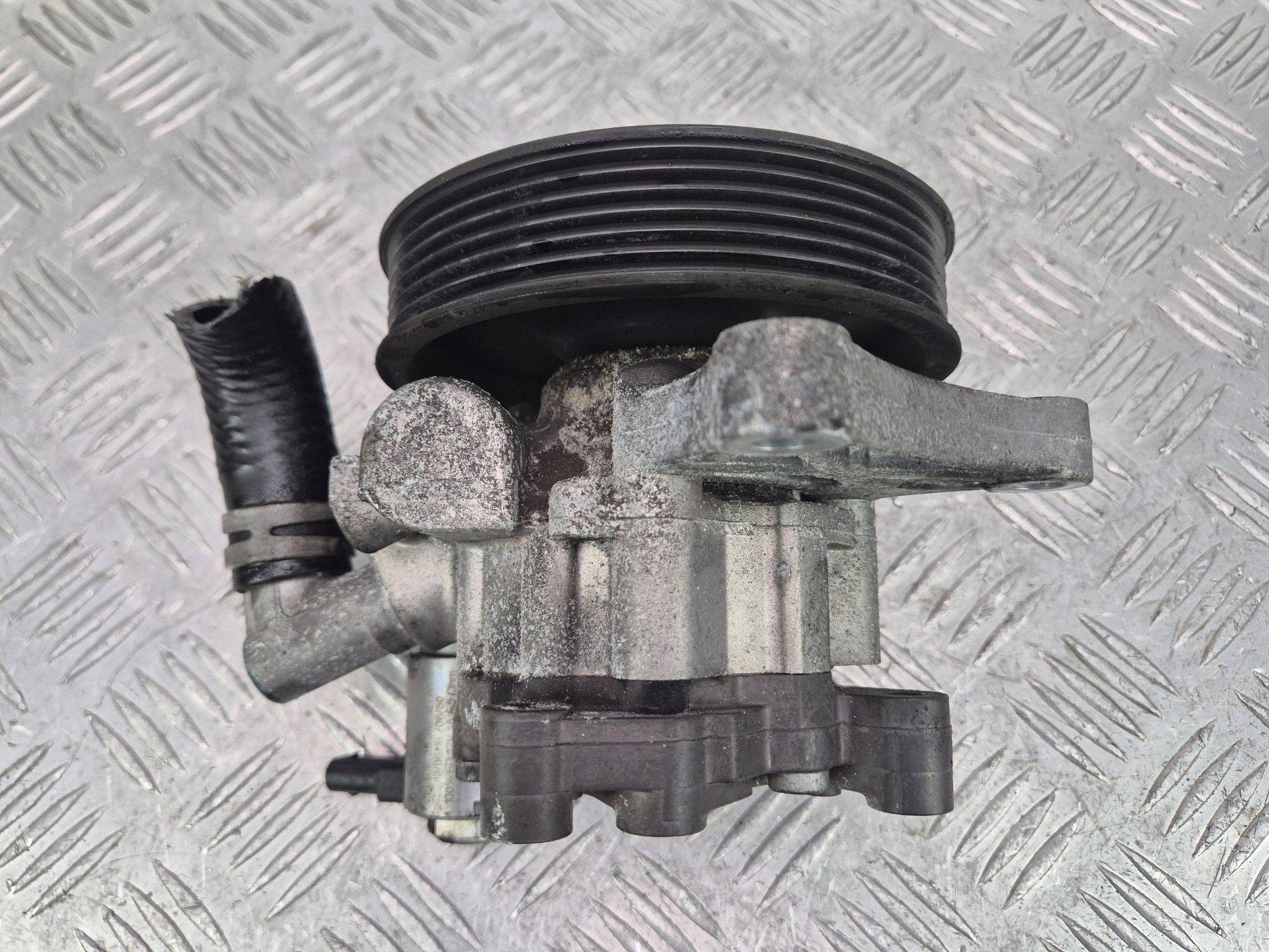Mercedes C250 CGI W204 servo pump M271 A0054668201