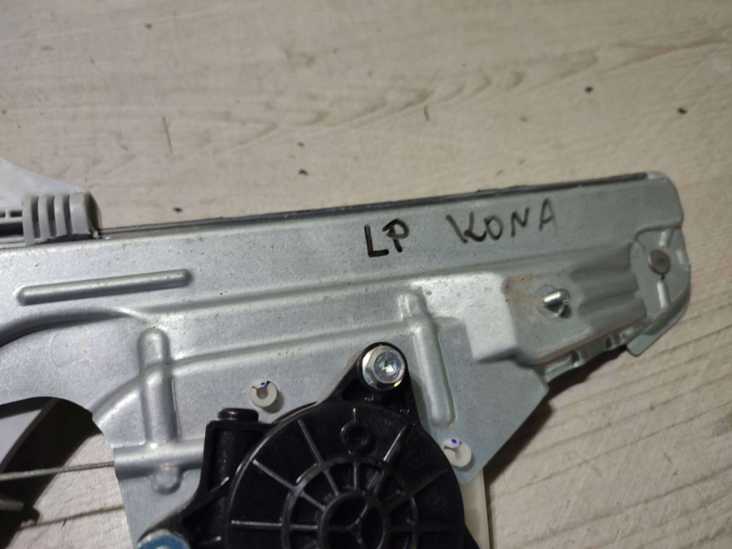 Hyundai Kona and 2018 front side left window regulator