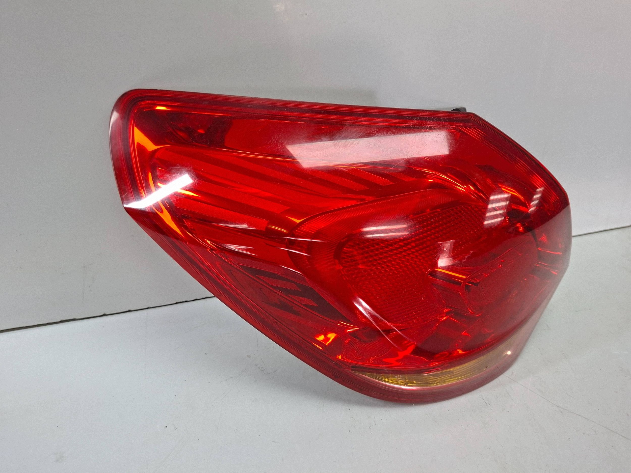feu arrière gauche 1090098 OPEL ASTRA J HB 2009