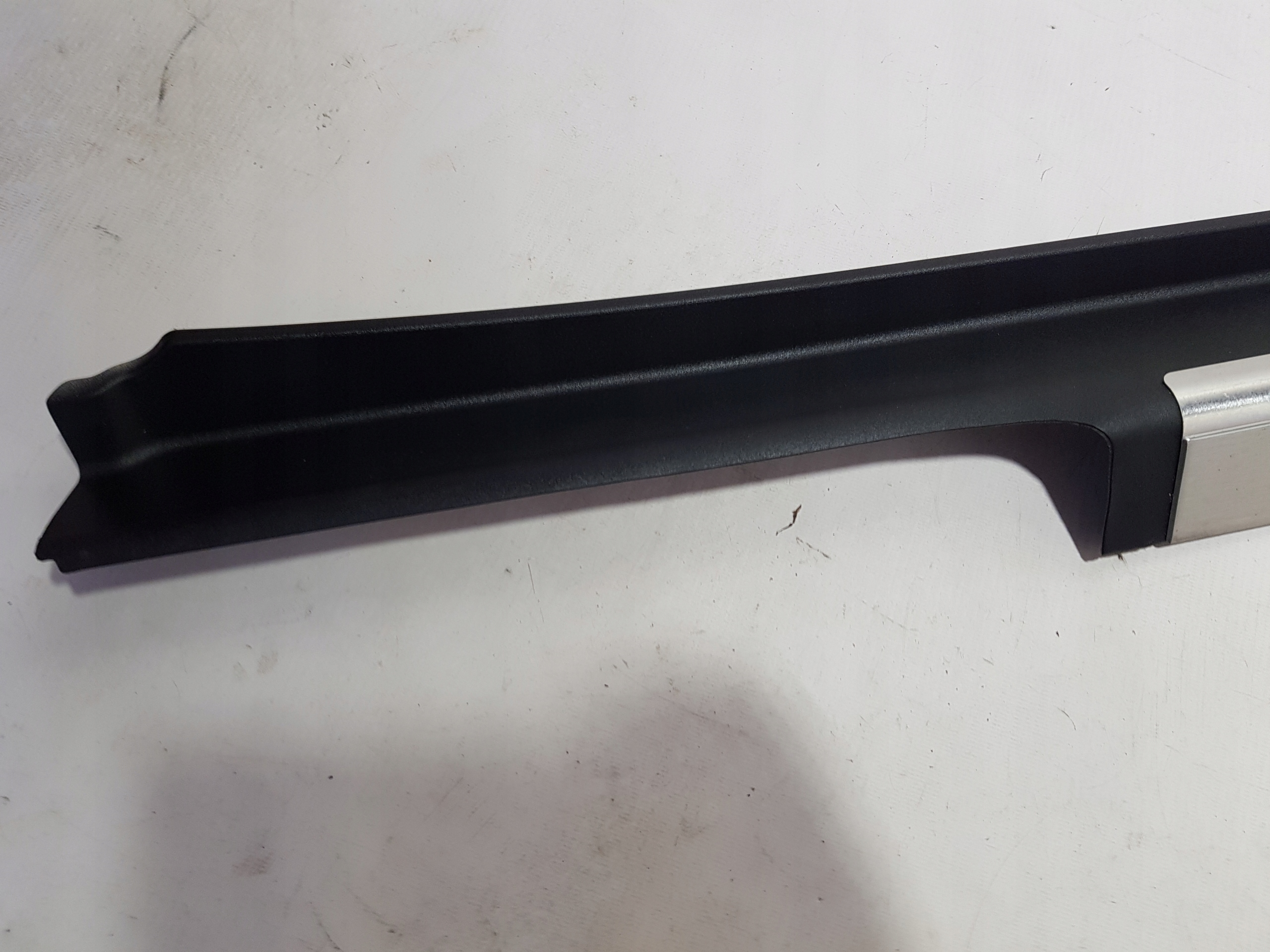 moulding threshold right front MERCEDES W251 LIFT