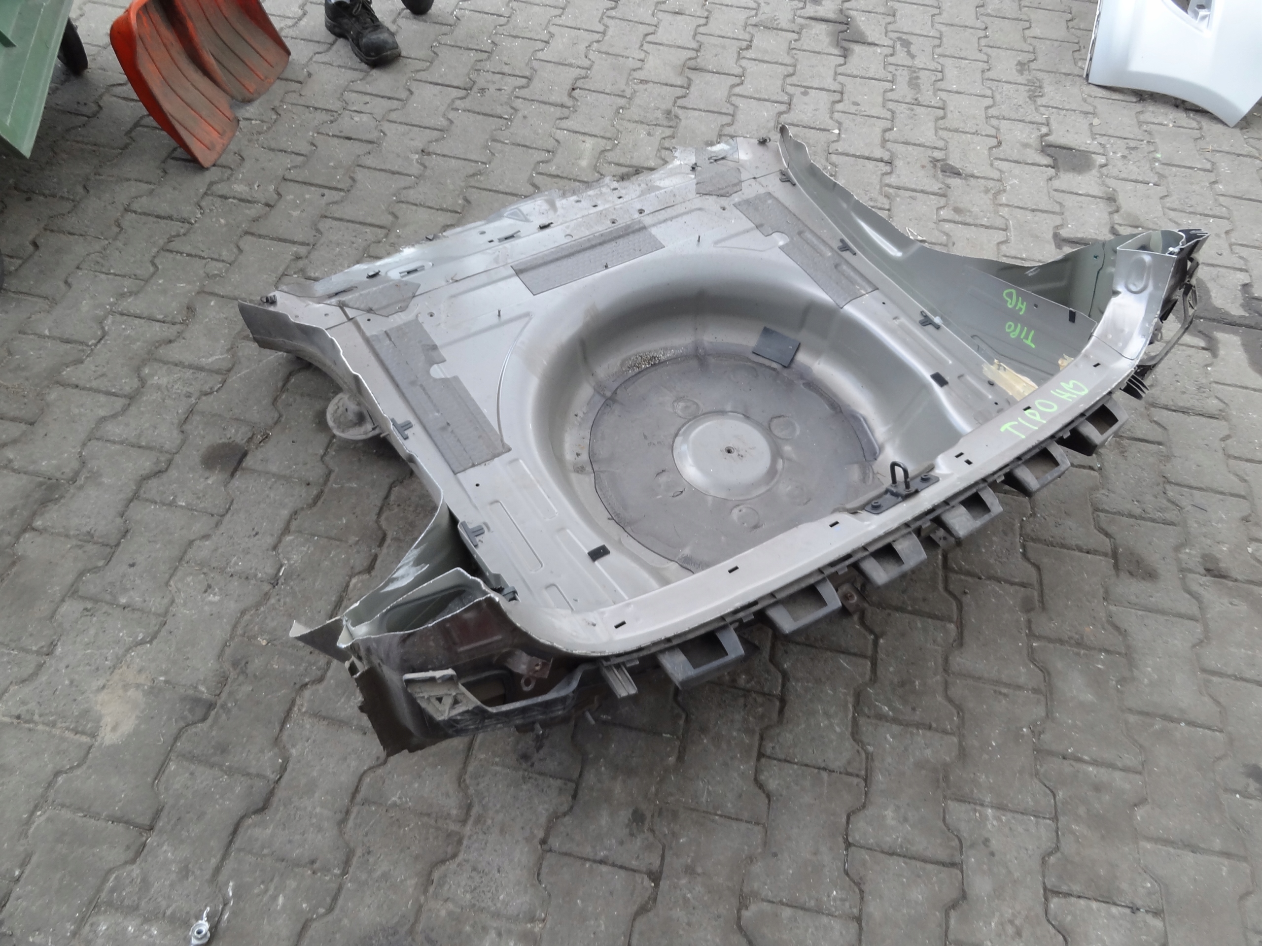 FIAT TIPO II 2017 HATCHBACK PAS TYLNY Z PODLOGA SCIANA TYLNA ORYGINAL