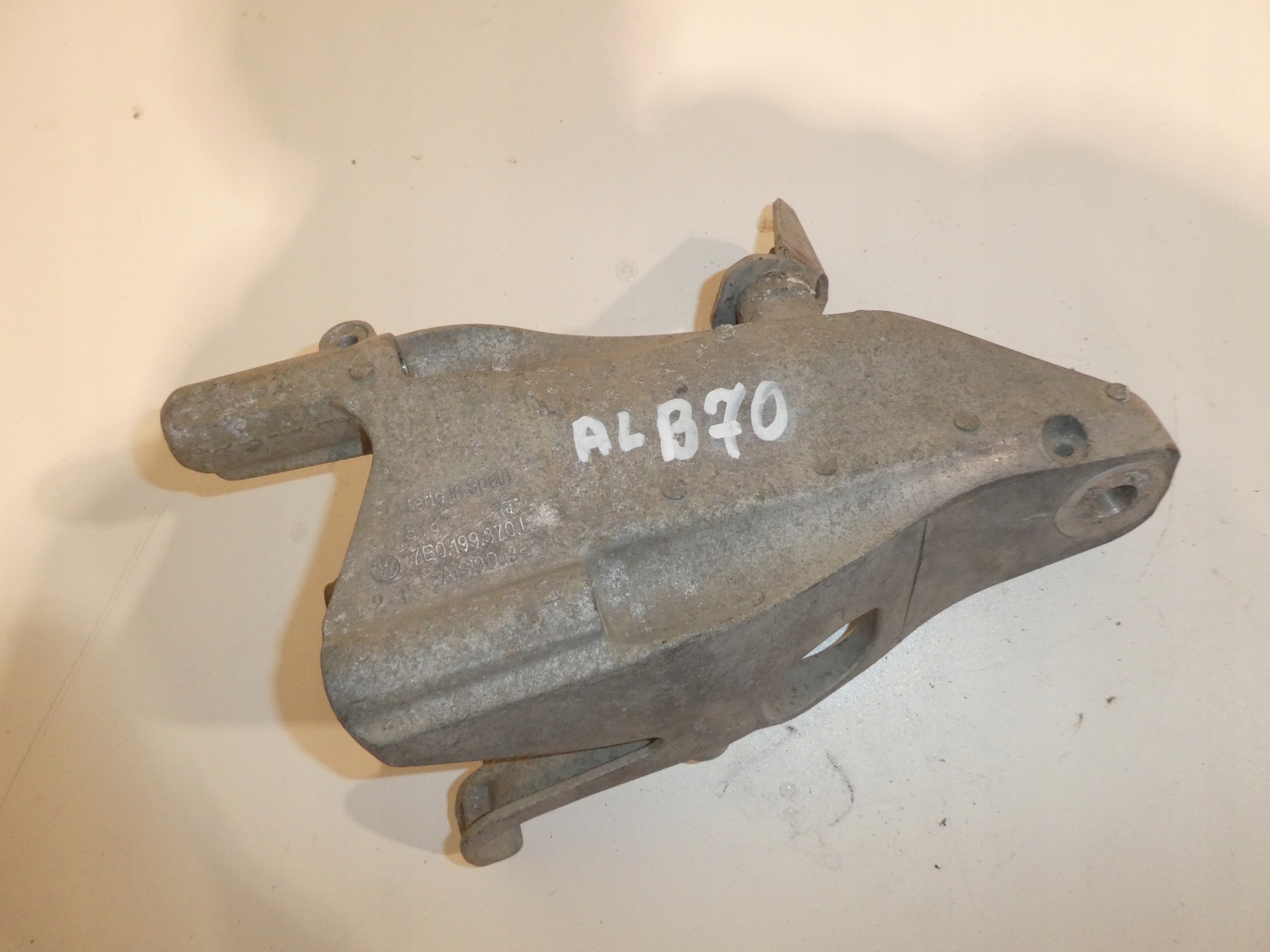 VW T6 2.0 TDI holder engine mount 7E0199370L