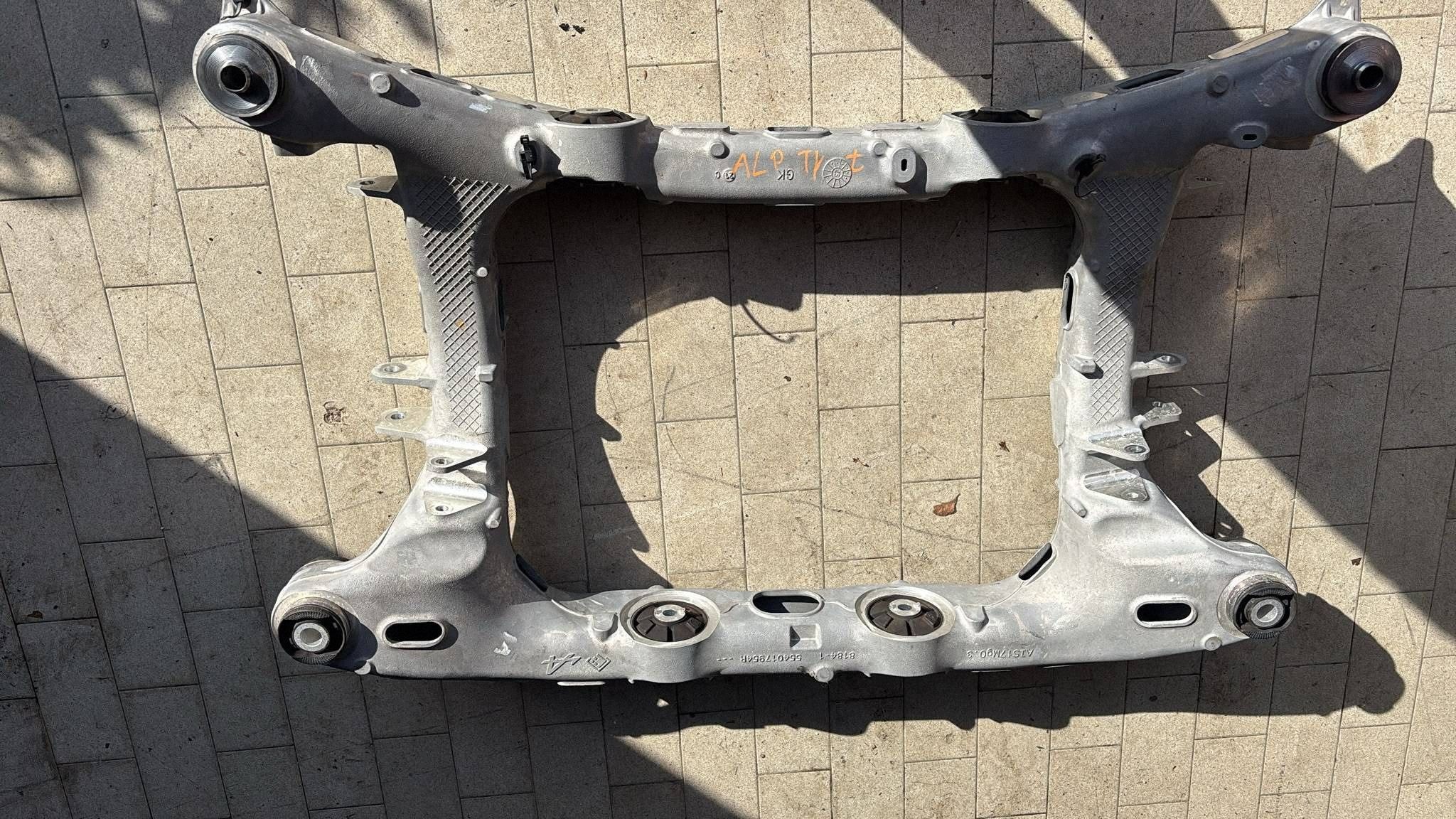 axle beam rear. subframe Alpine A390 554017954R