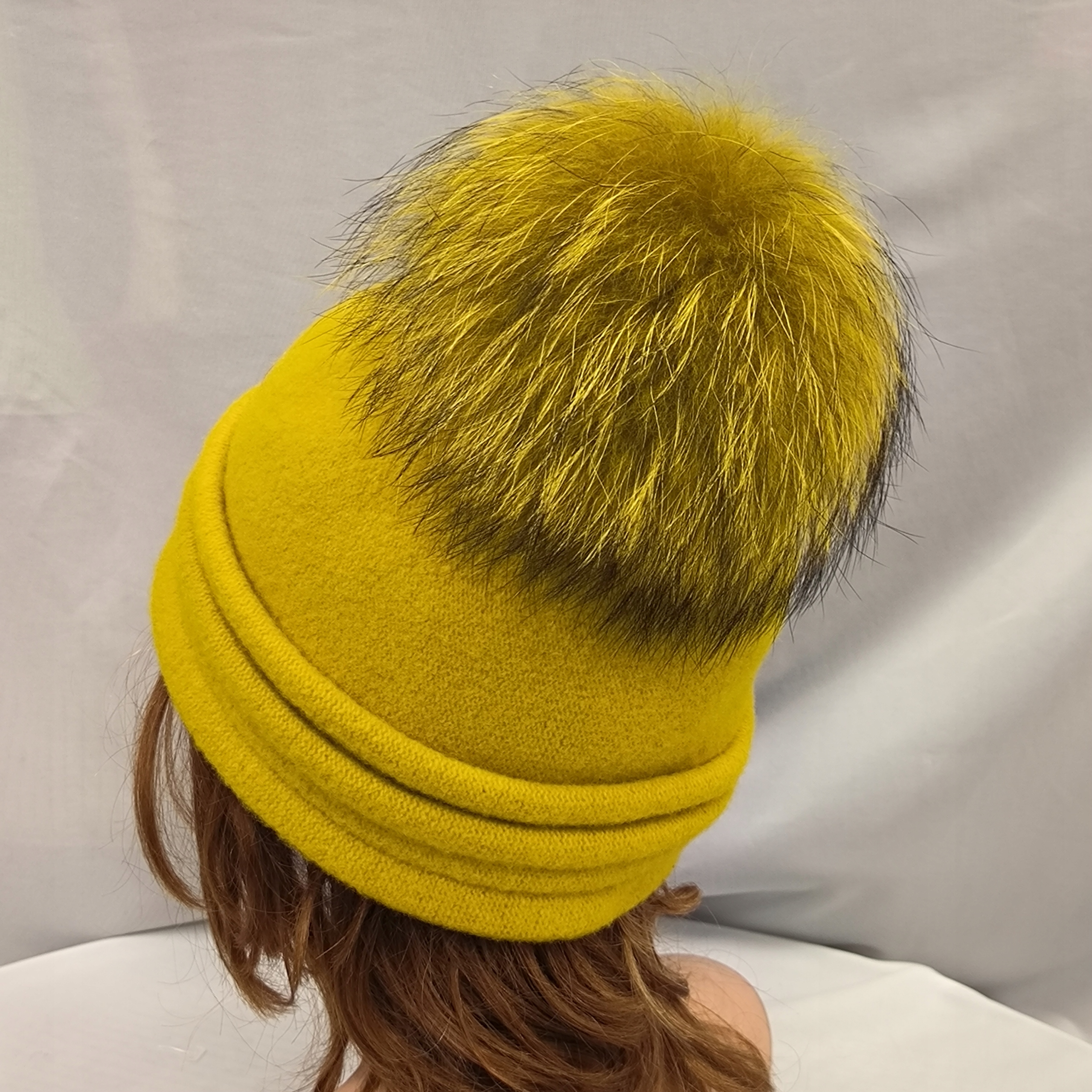 Dámská vlněná čepice Elegantní zimní čepice s Přírodní Citrónovou bambulkou