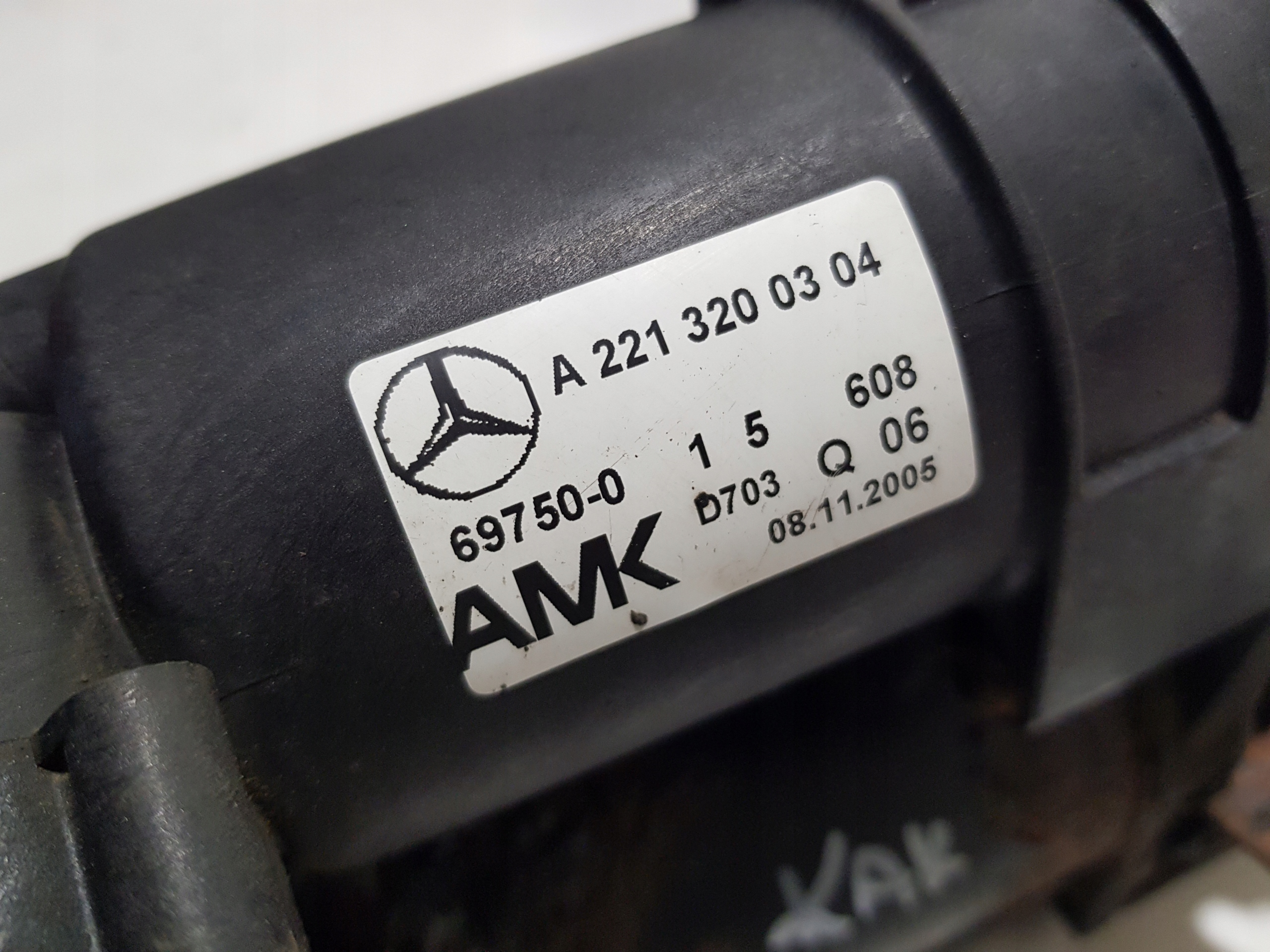compressor; springing AIRMATIC MERCEDES W221 2213200304