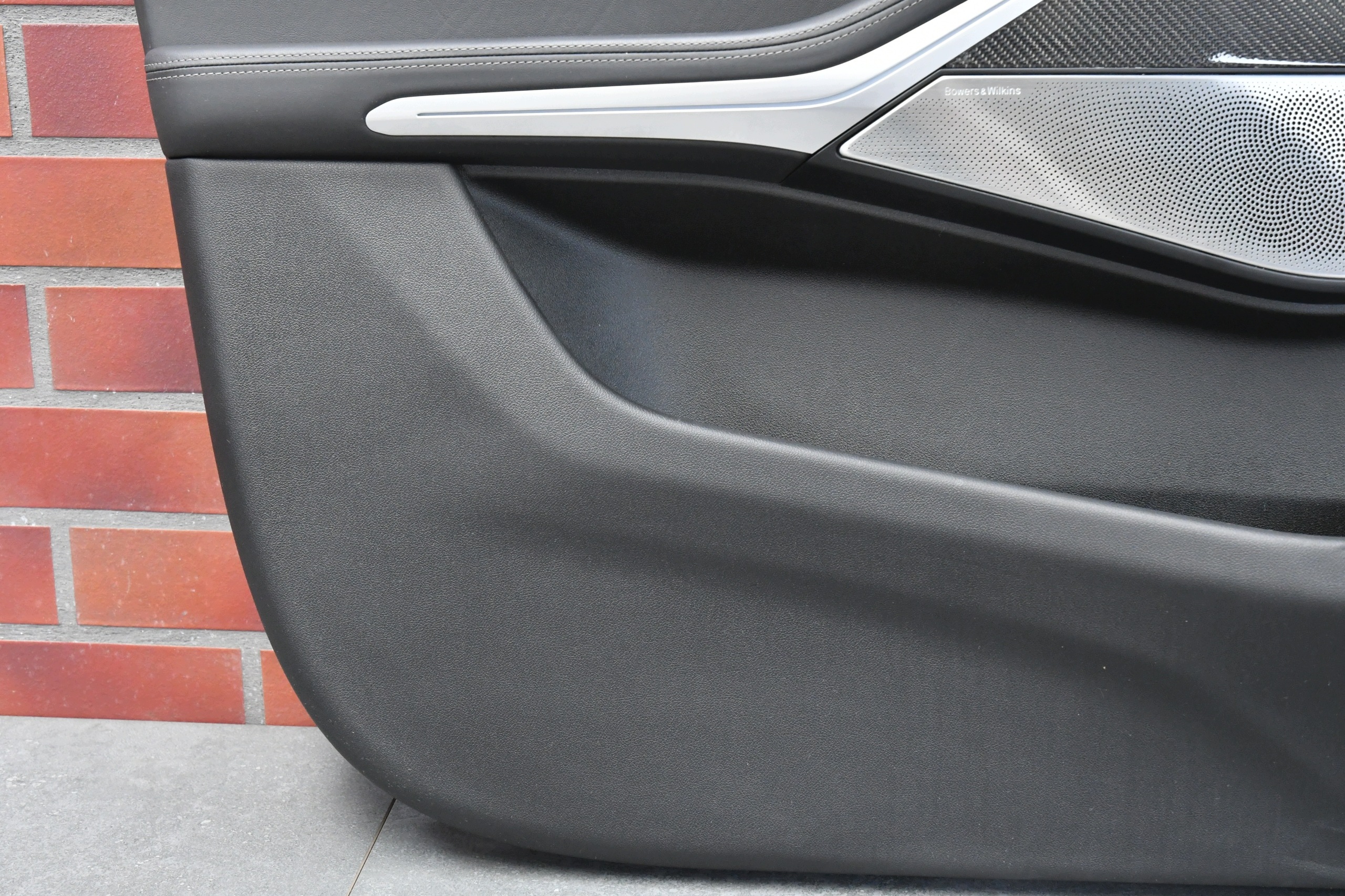 upholstery door left front side door left BMW X7 G07 black BOWERS