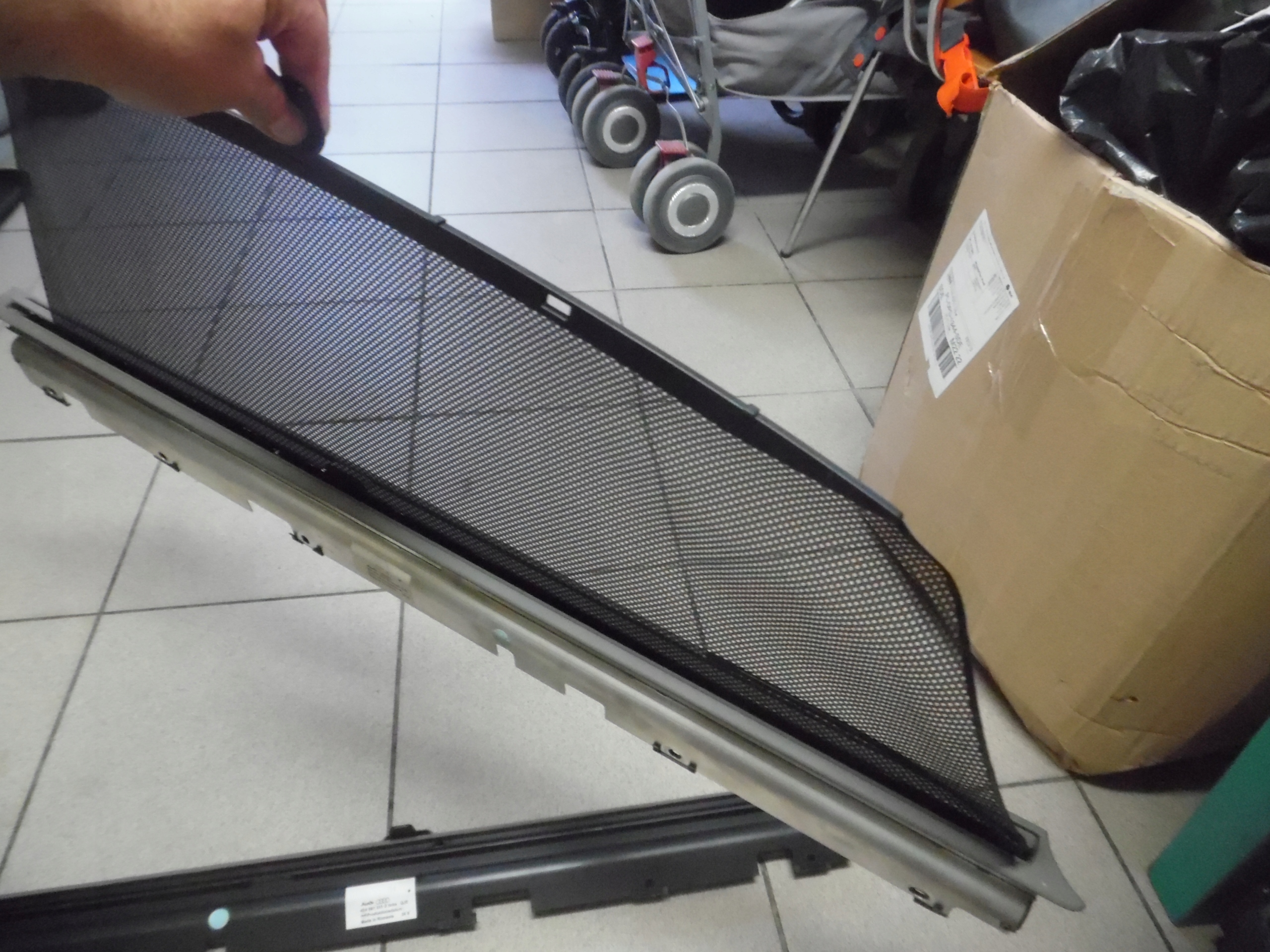 ролета дверь правая задняя Audi A8 D3 4E4861334G