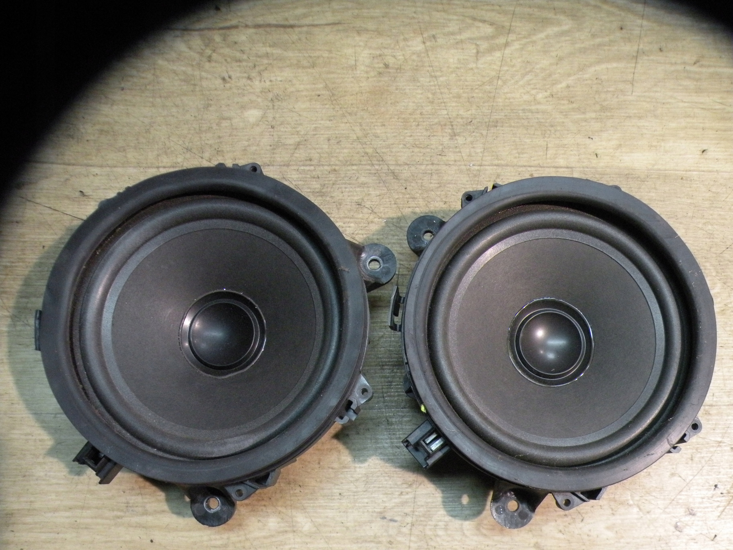 8651207 - Volvo S40 II V50 C30 динамики двери пара