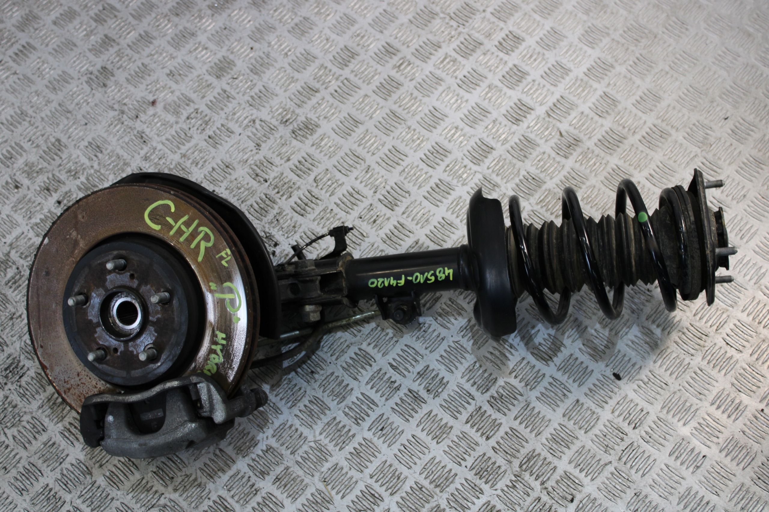 ZWROTNICA MCPHERSON AMORTYZATOR PRAWY PRZÓD TOYOTA CHR LIFT