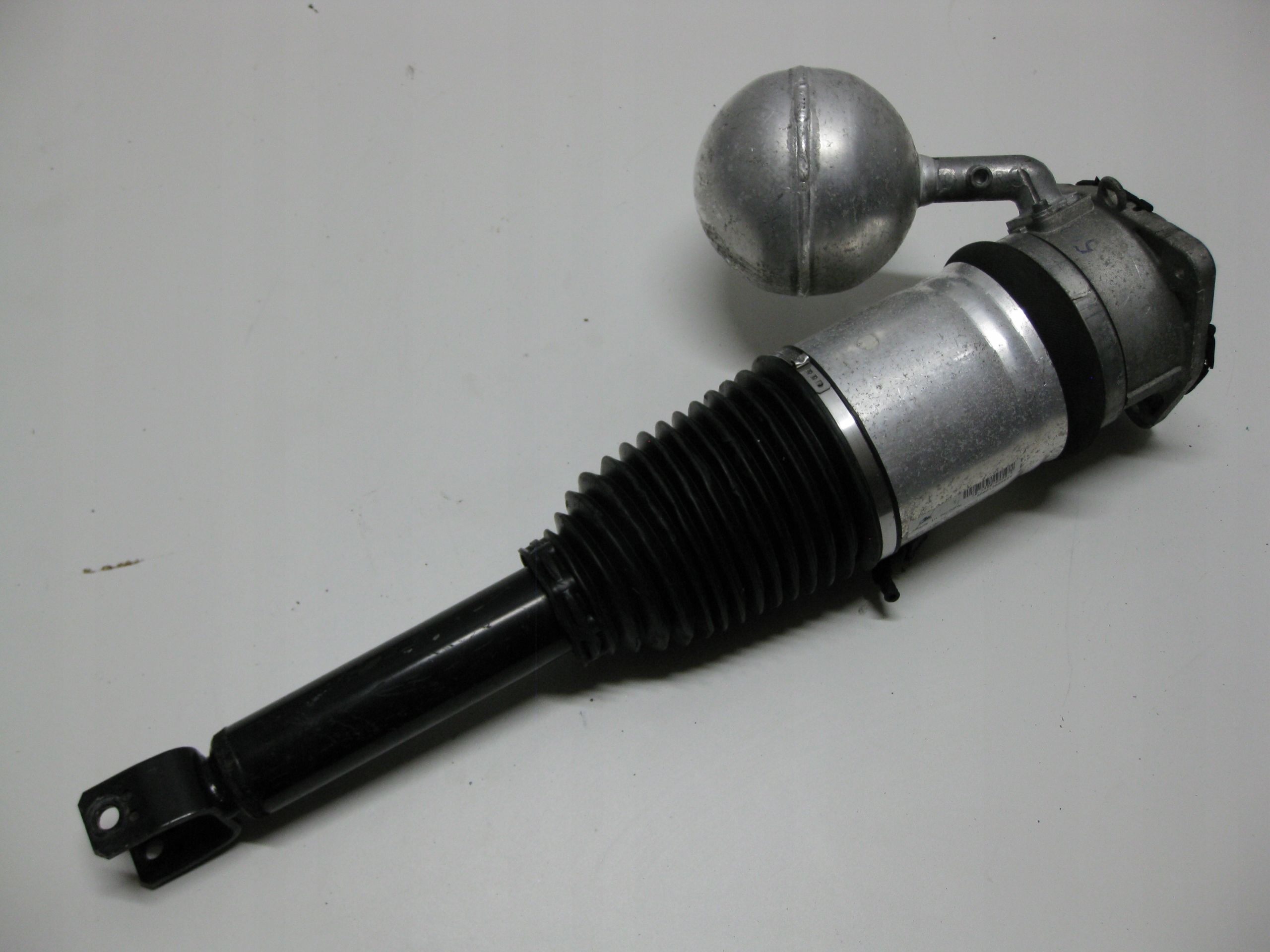 VW PHAETON 06R shock absorber right rear part 3D0616002K