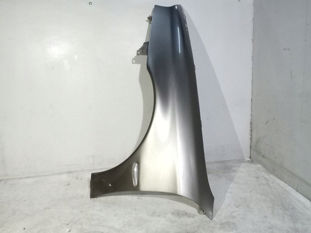 Alfa Romeo 166 fender left 739