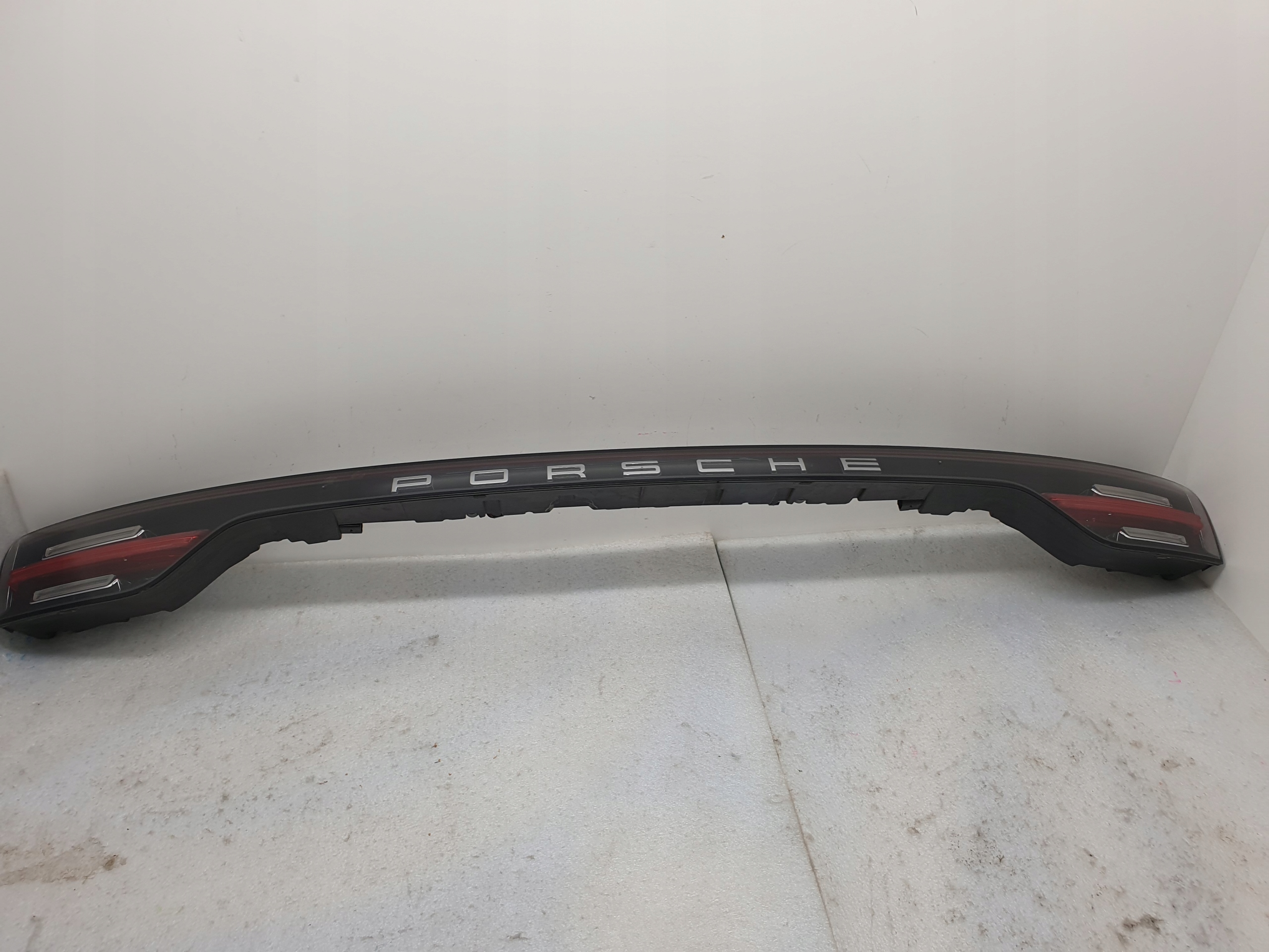 Porsche Cayenne 3 III 9Y 9Y0 17-23 Lampa Blenda Tylna Tył 9Y0945081P