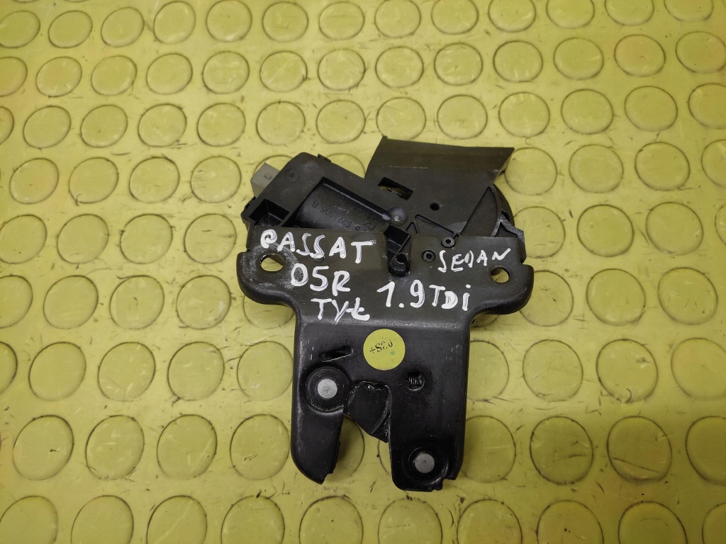 Volkswagen OE 4F5827505B lock bonnet