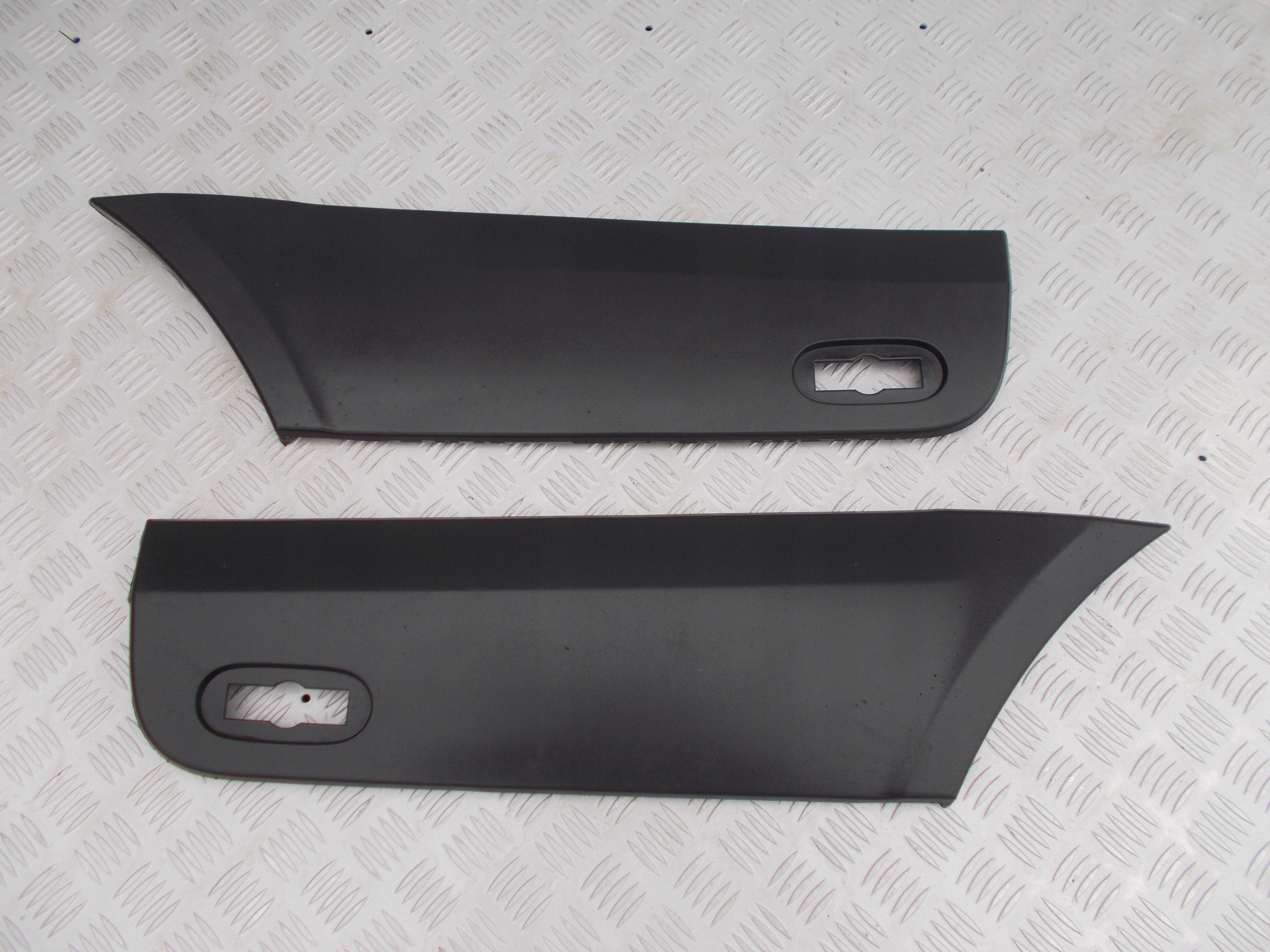 Mercedes Sprinter 906 VW Crafter listwya plastics side bodywork rear part L R